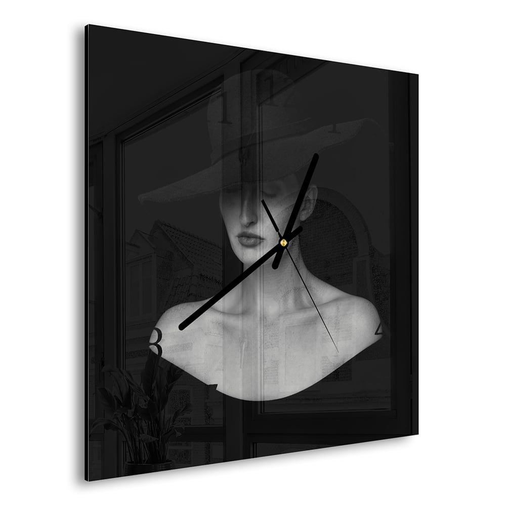 Wanduhr 30x30 - Schwarz-Weiß Frau