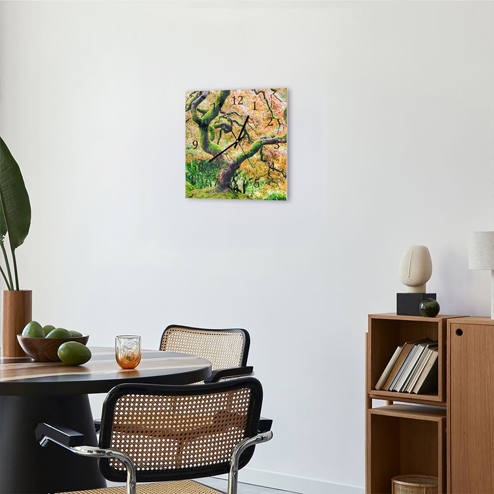 Wanduhr 30x30 - Moosiger Baum im Herbst