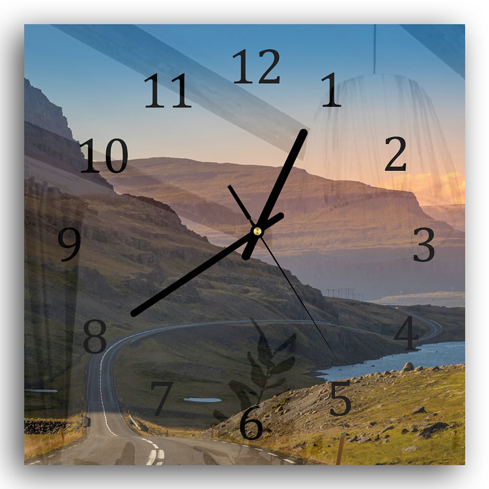 Wanduhr 30x30 - Kurvenreiche Straße durch die Berge