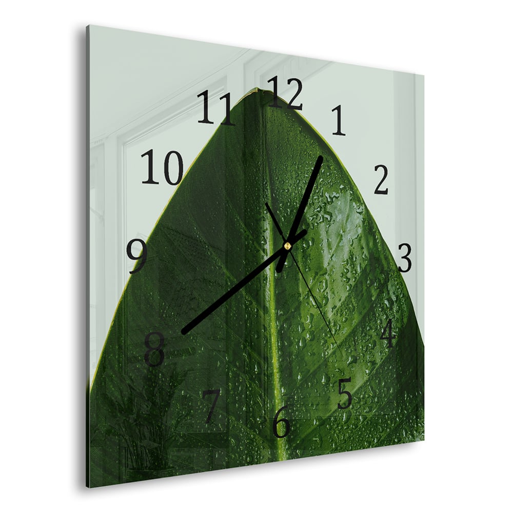 Wanduhr 30x30 - Tropfen auf tropischem Blatt