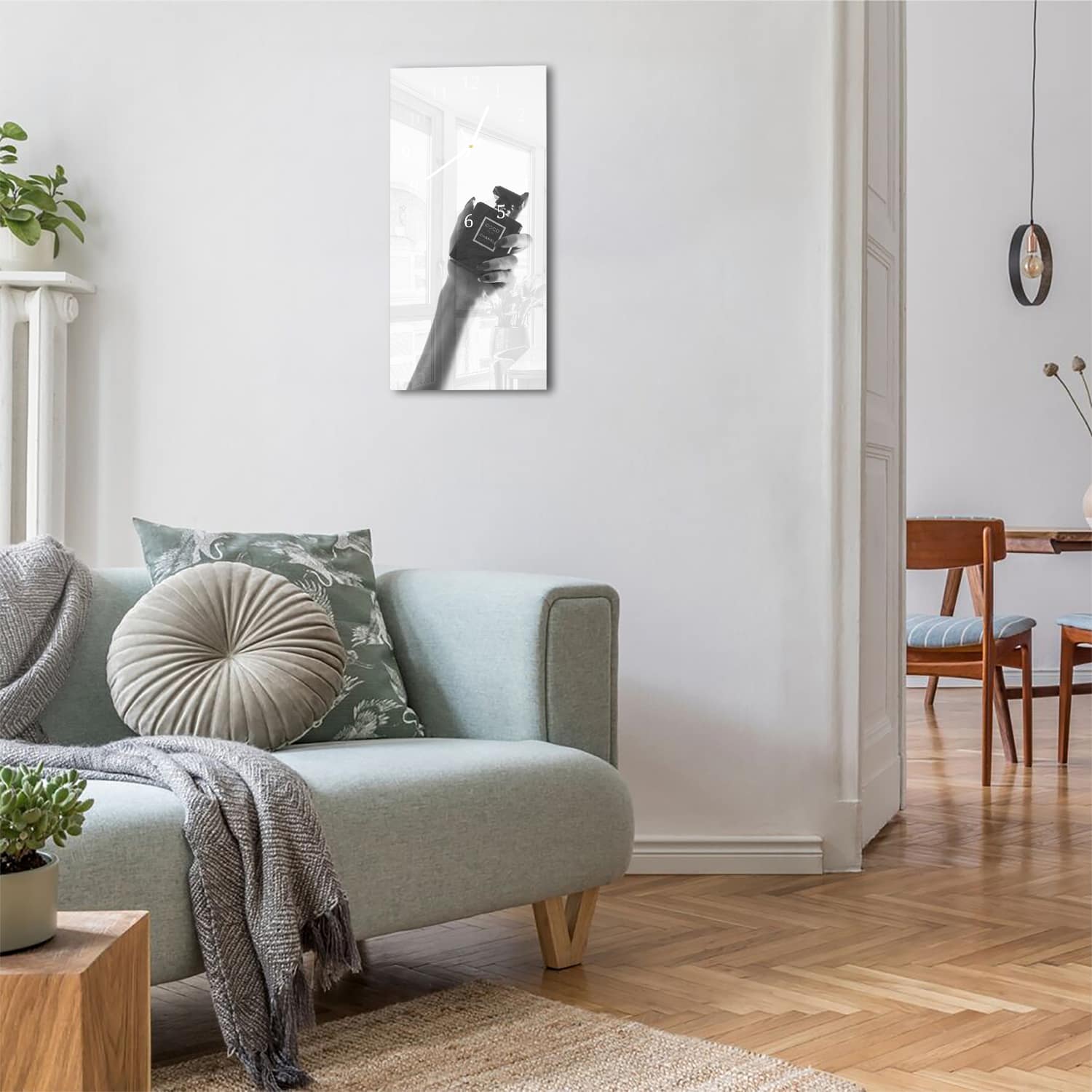 Wanduhr 30x60 - Schwarz-Weiß Coco Chanel Parfüm