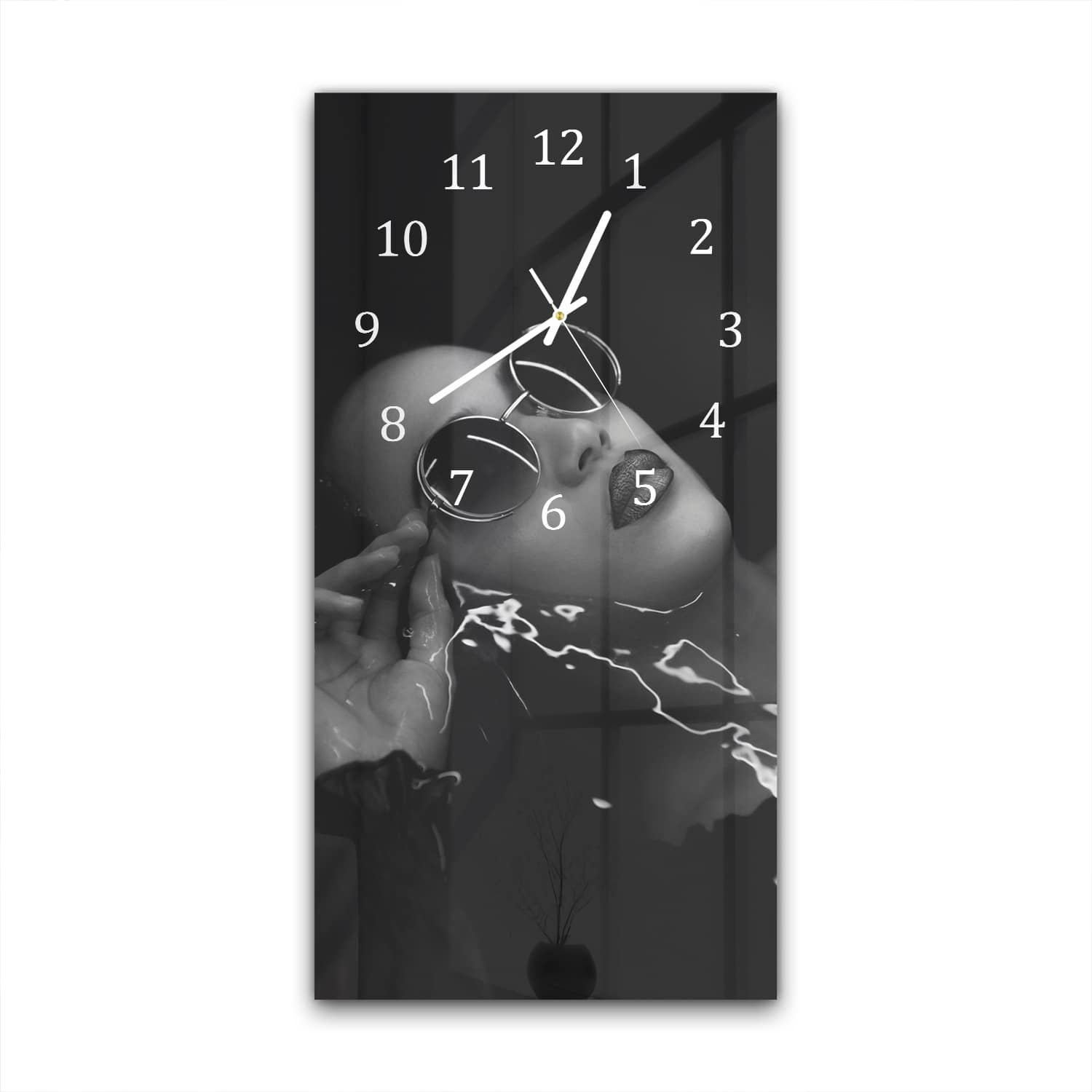 Wanduhr 30x60 - Frau im Wasser