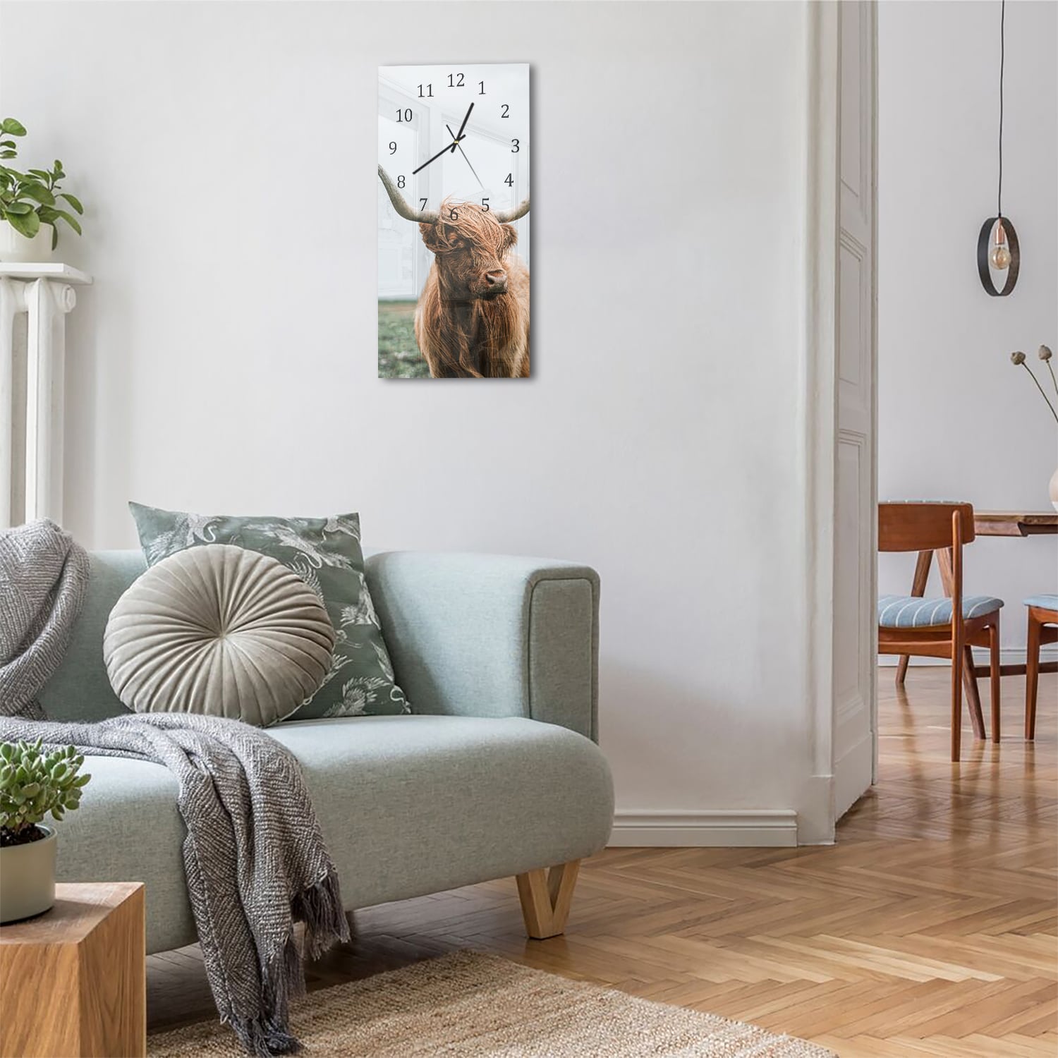 Wanduhr 30x60 - Schottisches Hochlandrind im Wind
