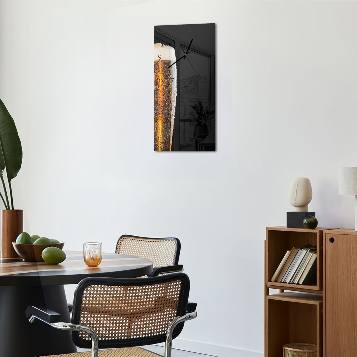 Wanduhr 30x60 - Bierglas Nahaufnahme