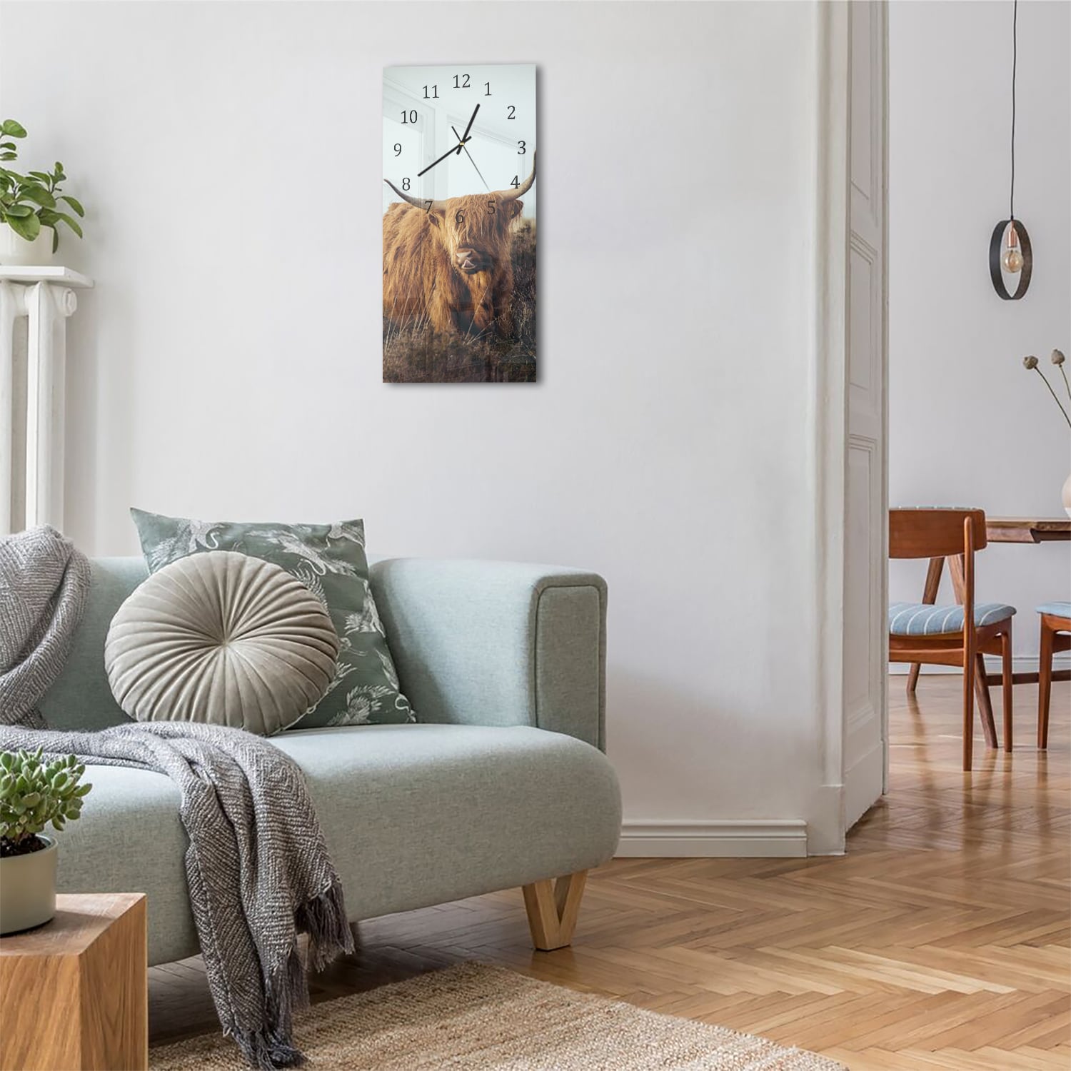 Wanduhr 30x60 - Schottisches Hochlandrind im Gras