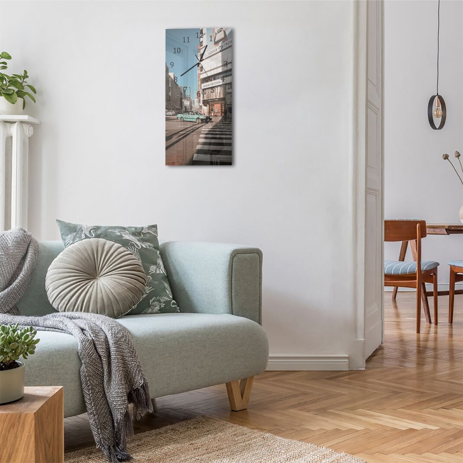 Wanduhr 30x60 - Taxi vor Louis Vuitton