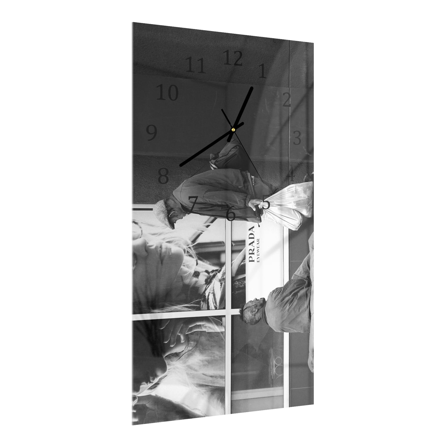 Wanduhr 30x60 - Obdachlose vor Prada-Laden