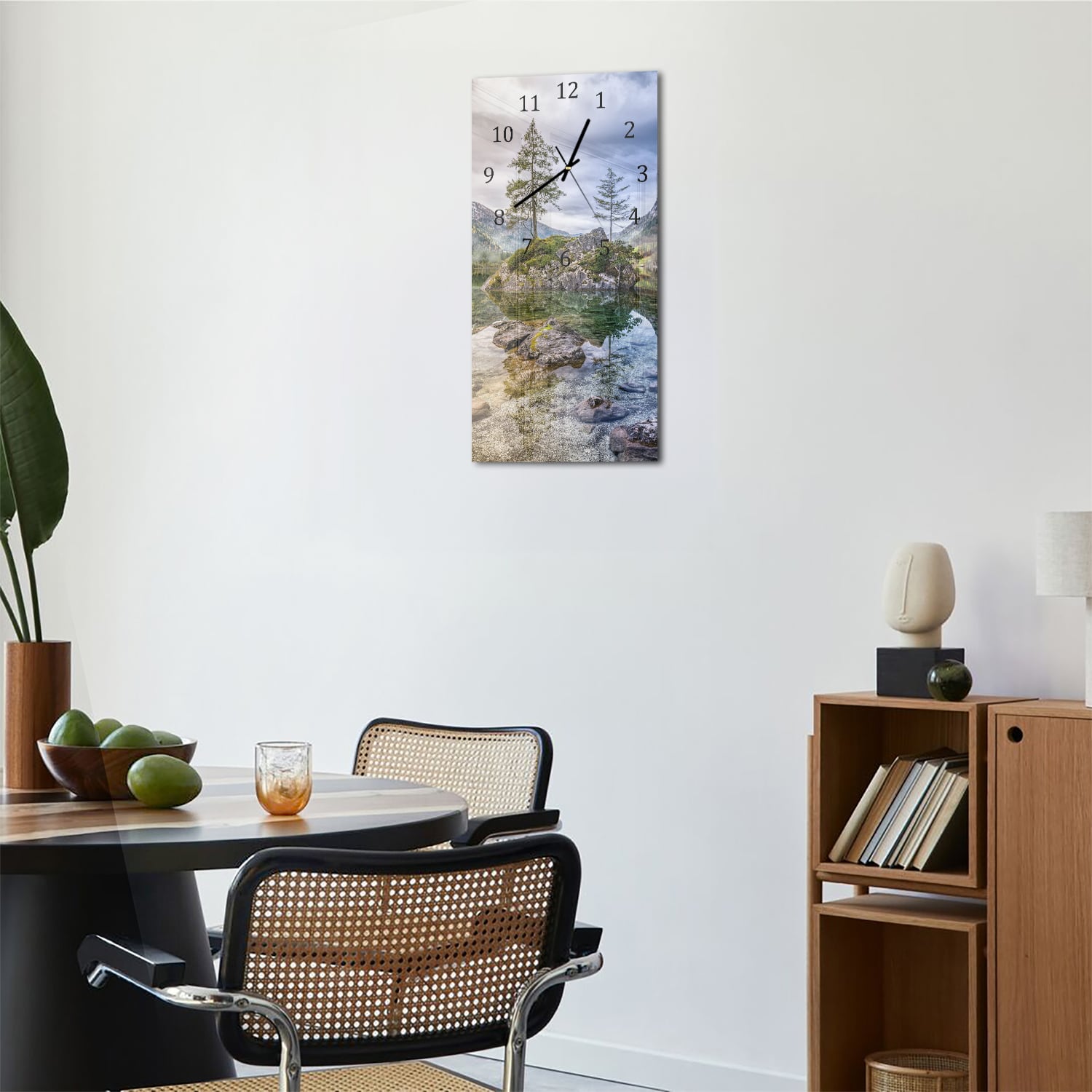 Wanduhr 30x60 - Felsen im klaren See