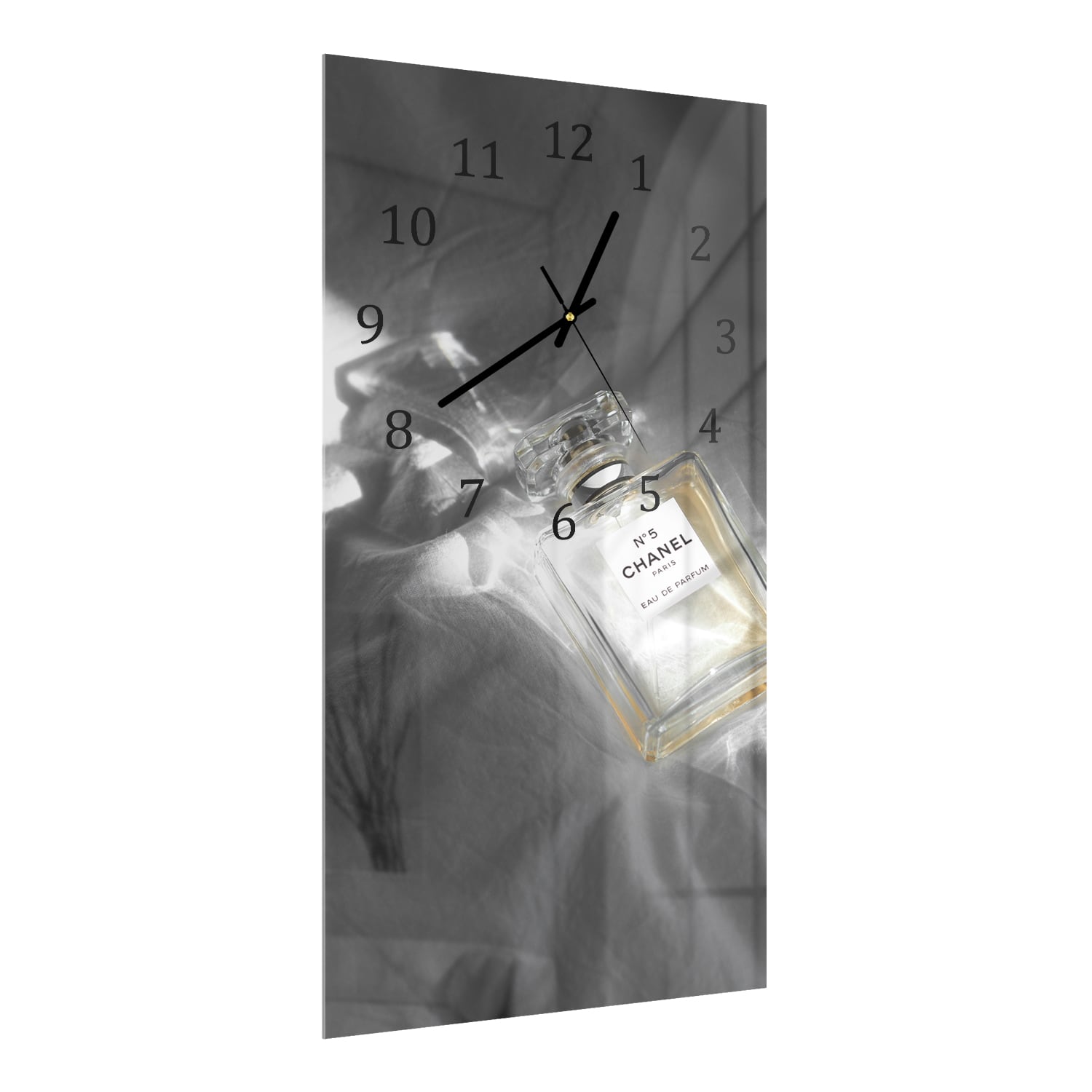 Wanduhr 30x60 - Chanel-Parfüm auf Bett