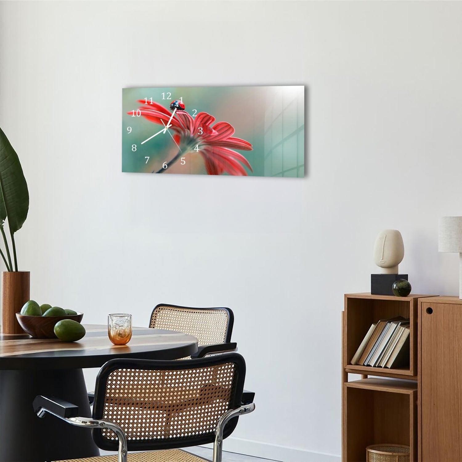 Wanduhr 60x30 - Marienkäfer auf roter Blume
