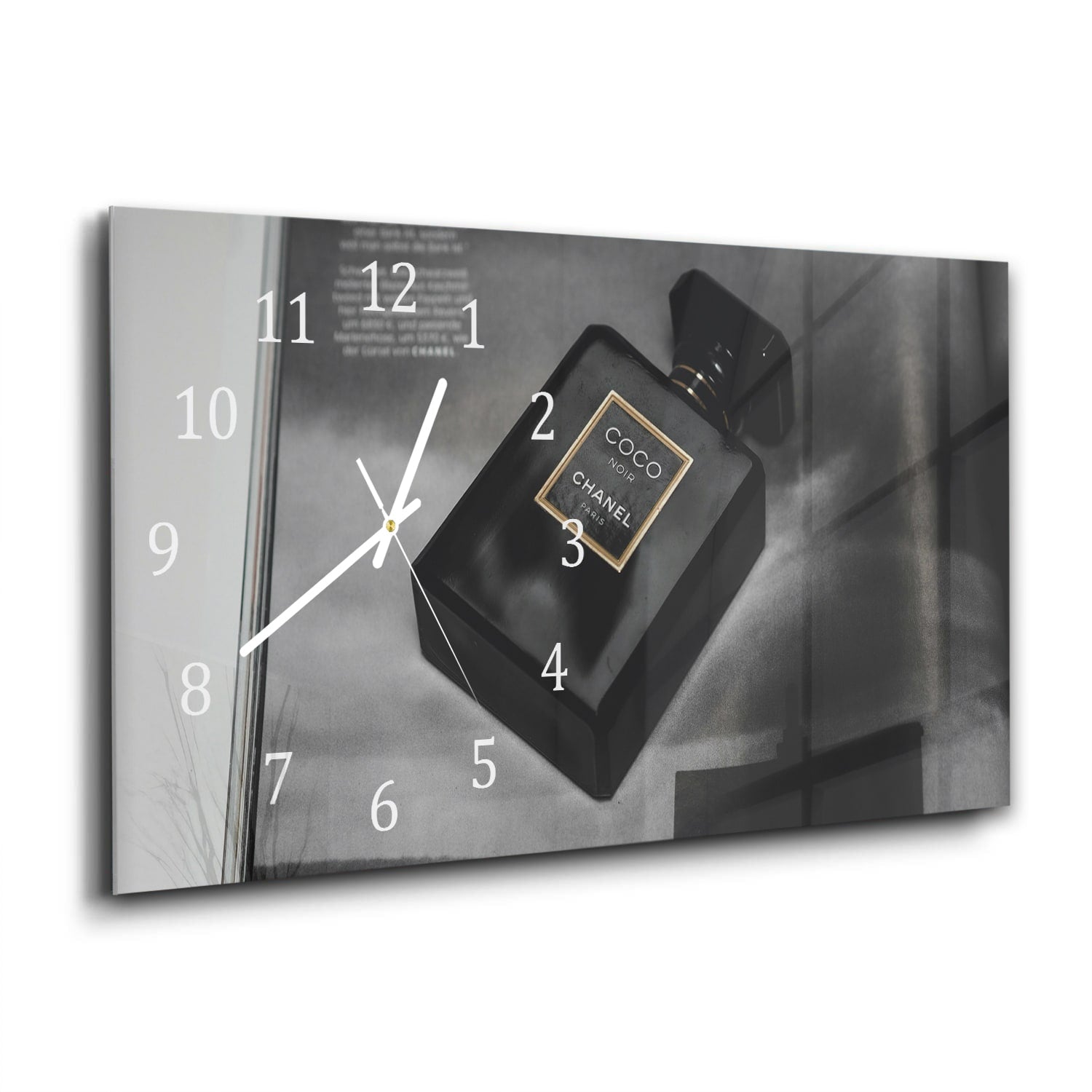 Wanduhr 60x30 - Coco Chanel Parfüm auf Zeitschrift