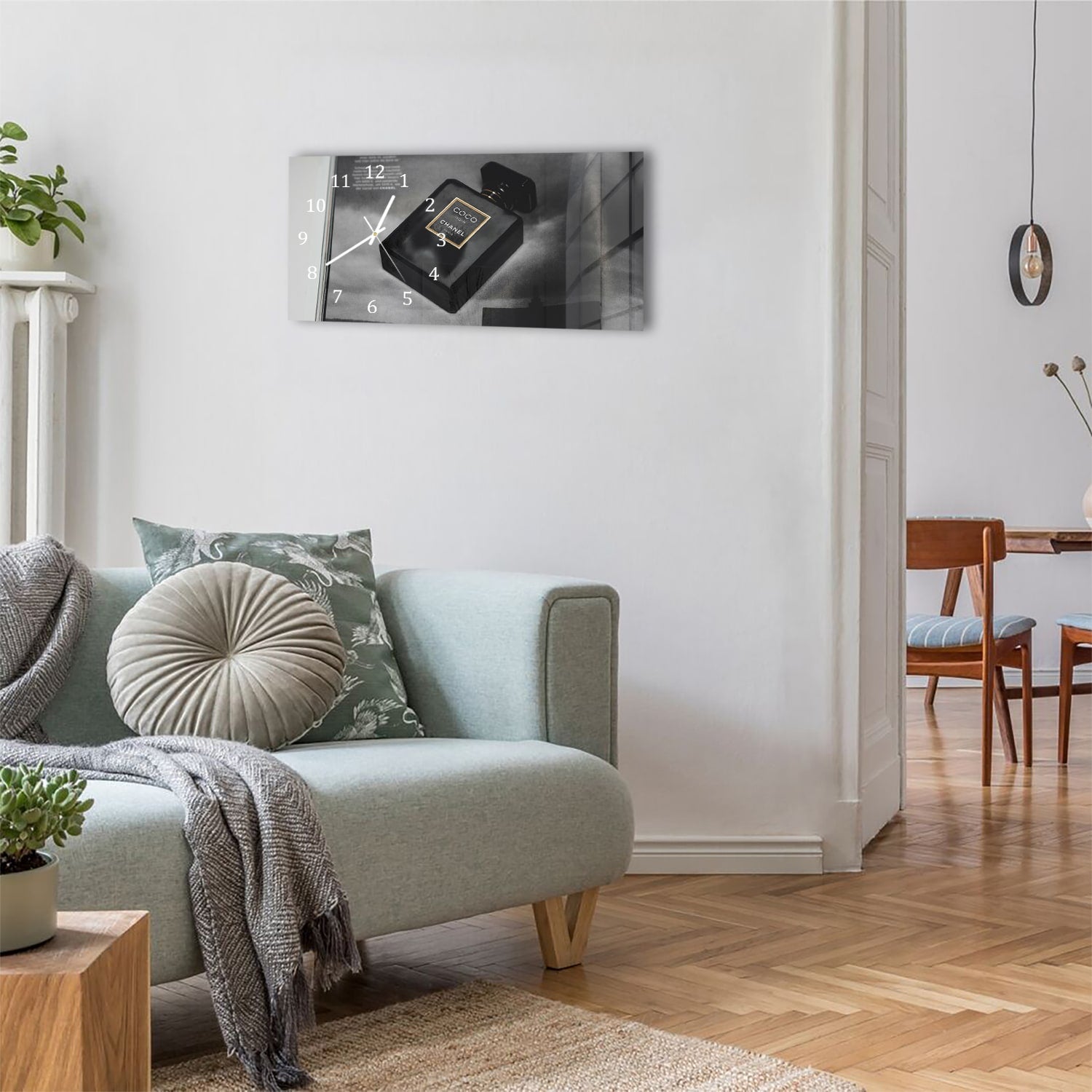 Wanduhr 60x30 - Coco Chanel Parfüm auf Zeitschrift