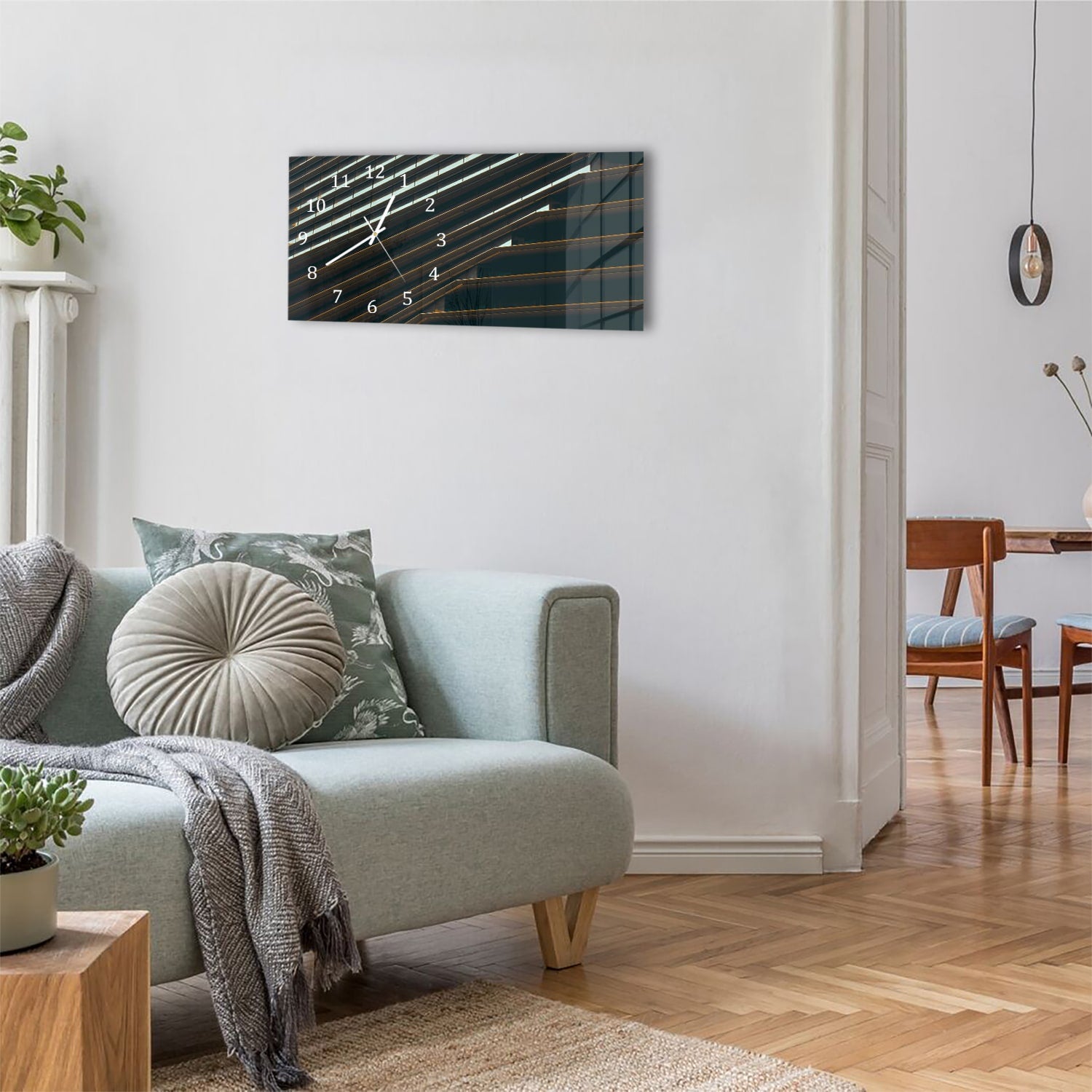 Wanduhr 60x30 - Nahaufnahme eines Gebäudes