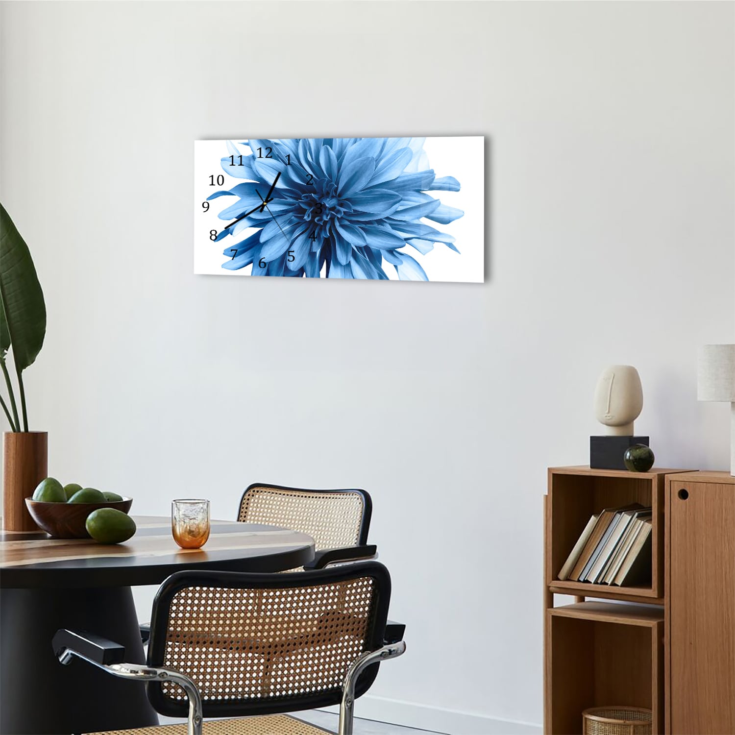 Wanduhr 60x30 - Hellblaue Dahlie