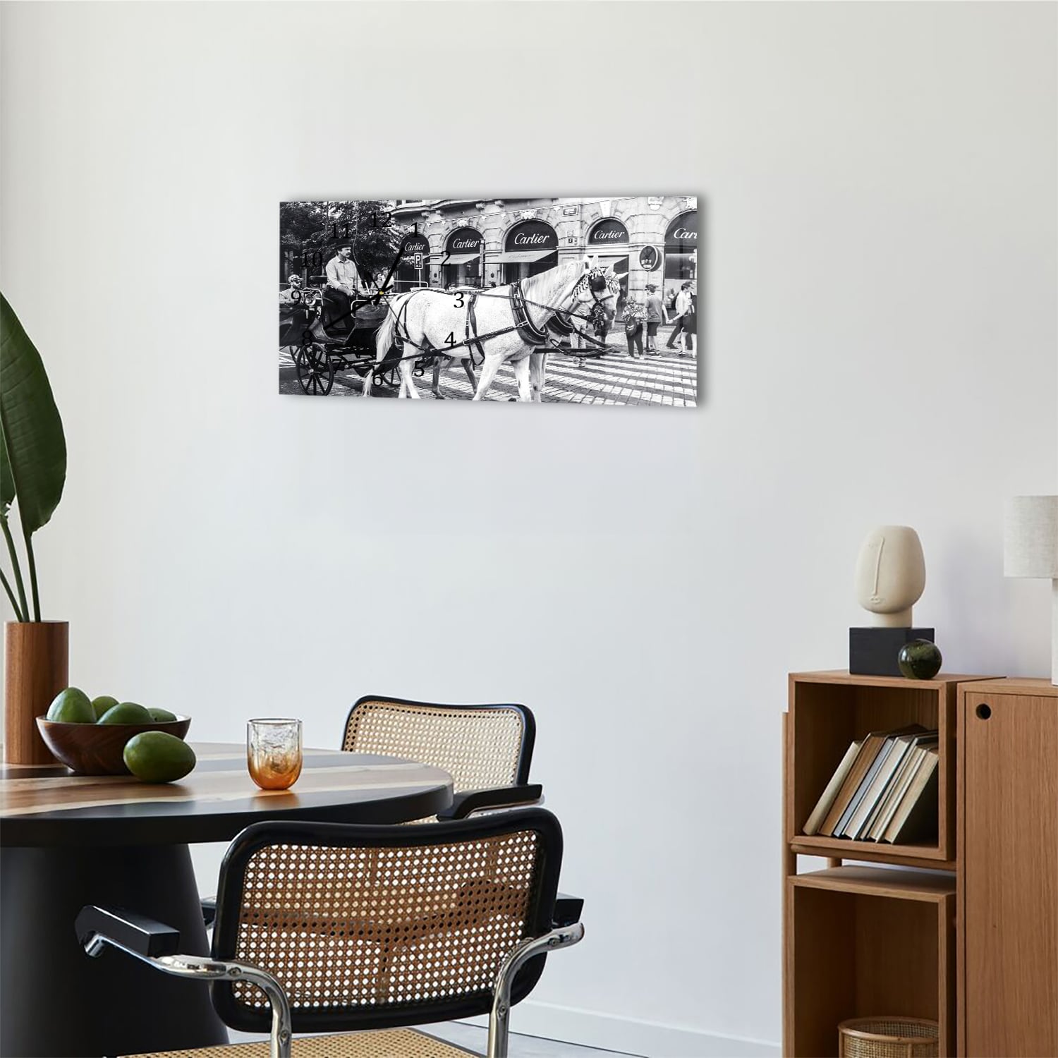 Wanduhr 60x30 - Pferd und Wagen vor Cartier-Geschäft