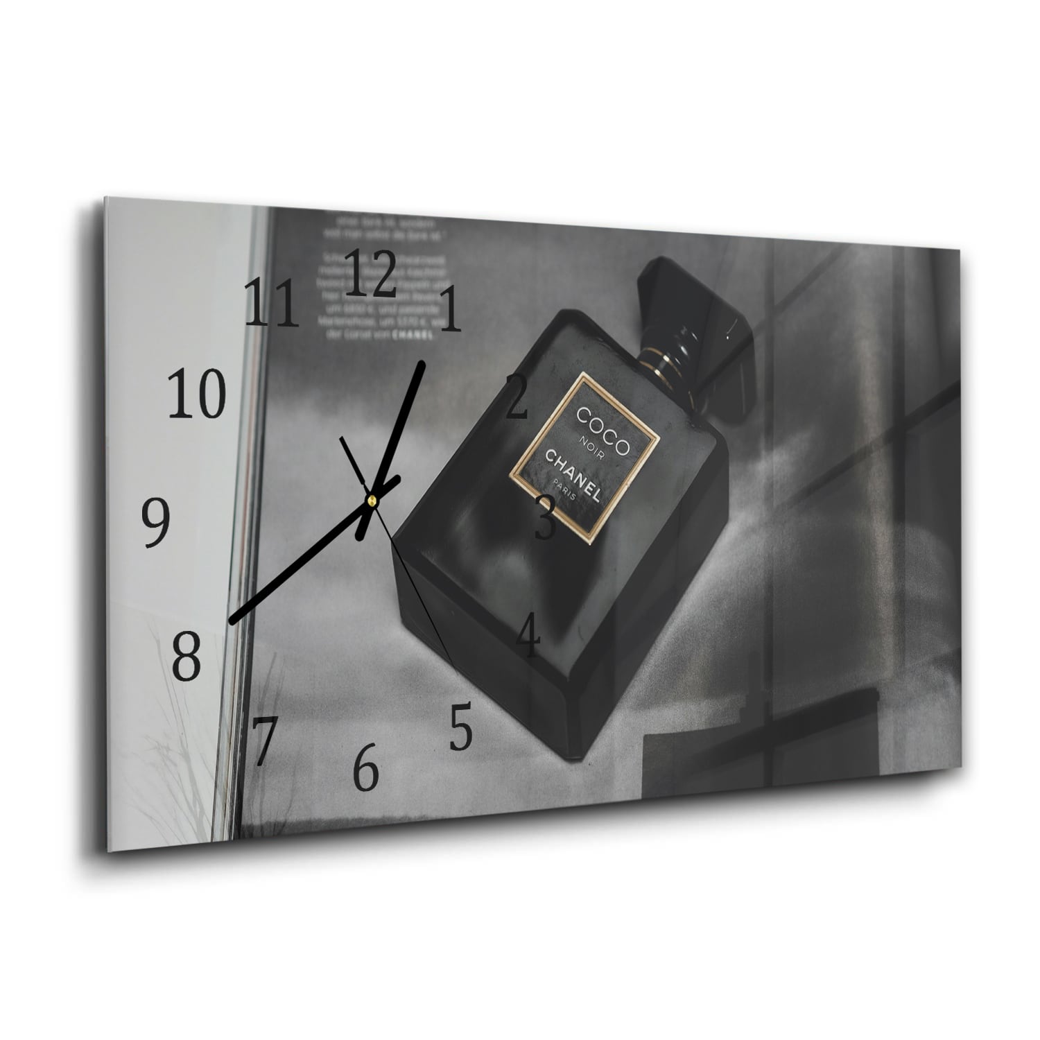 Wanduhr 60x30 - Coco Chanel Parfüm auf Zeitschrift