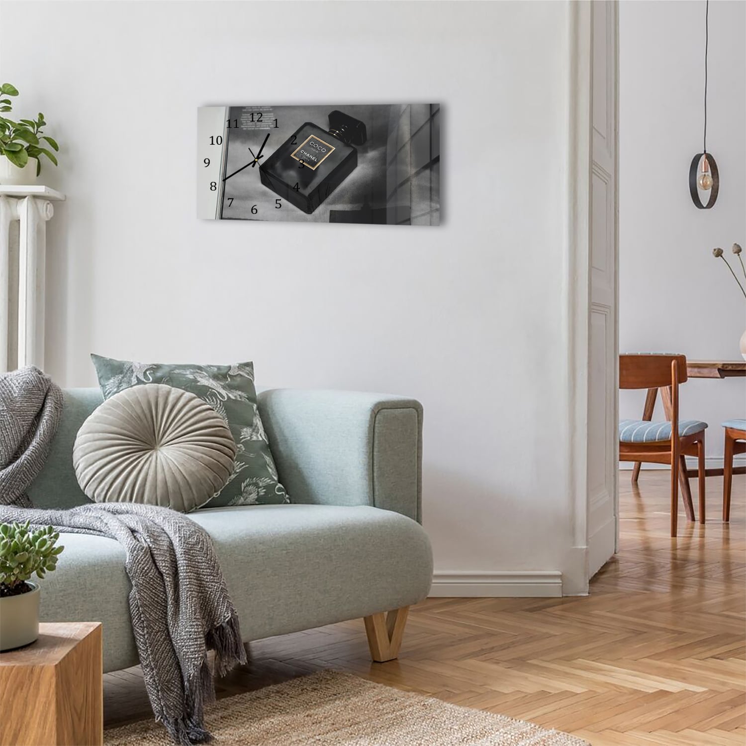 Wanduhr 60x30 - Coco Chanel Parfüm auf Zeitschrift