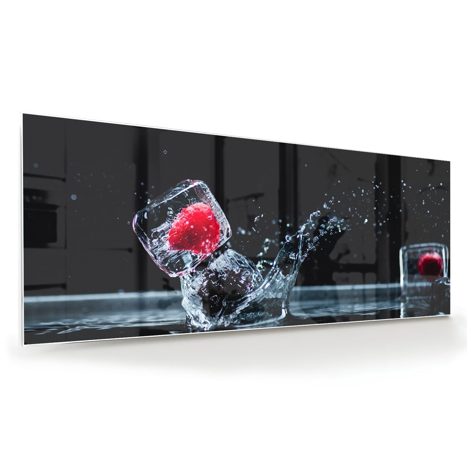 Glasbild Verfrissende splash mit aardbei auf Glas