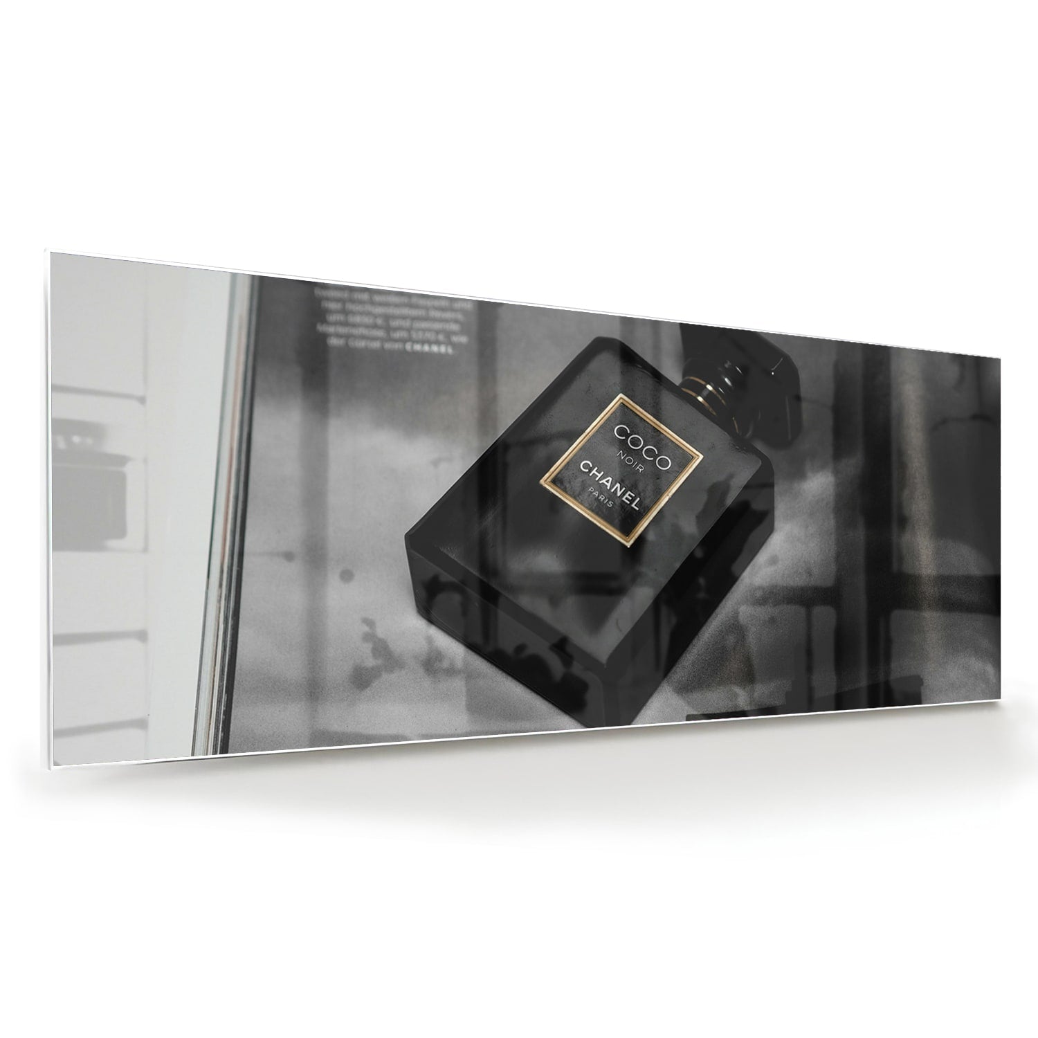 Glasbild mit Parfümflakon in einem stilvollen Interieur – Glasbild aus Sicherheitsglas, Größe 60x60
