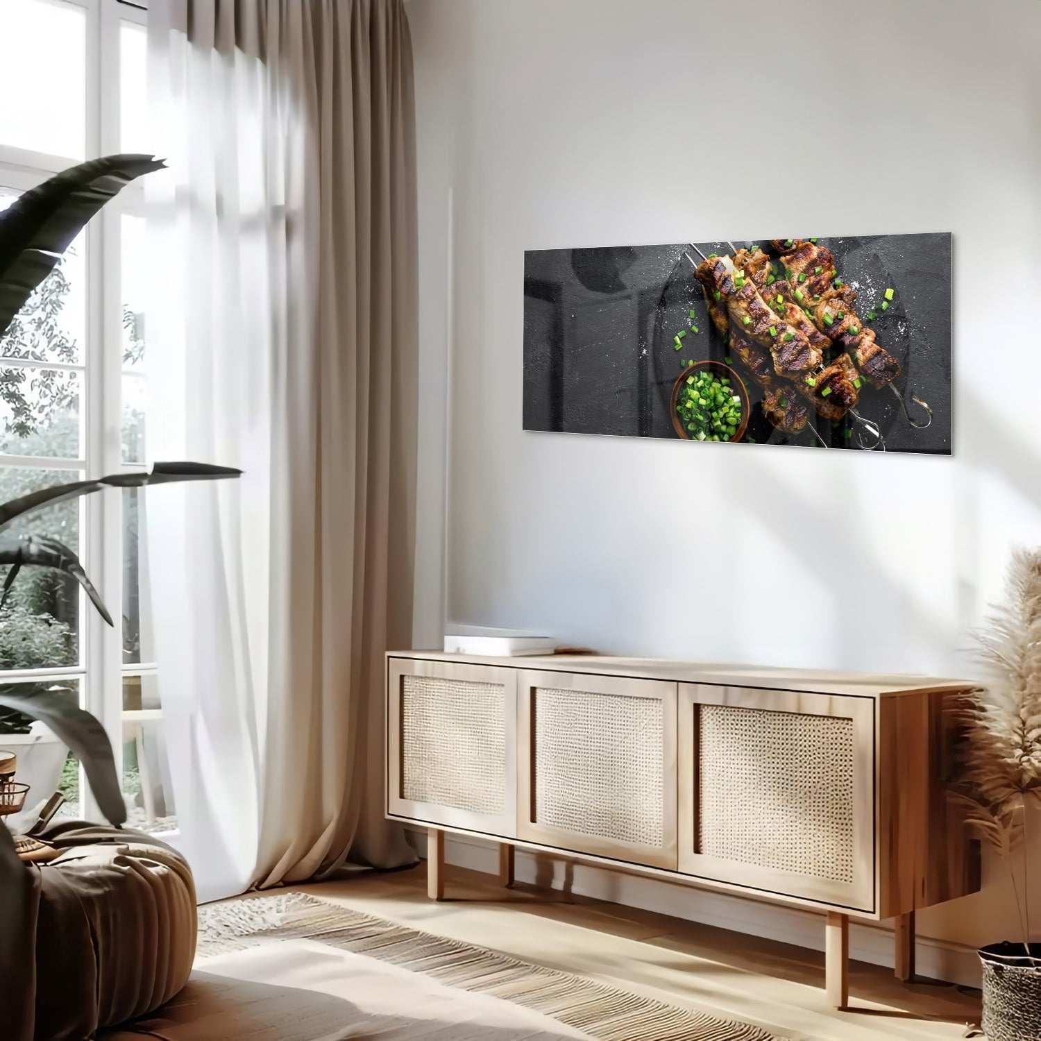 Glasbild mit köstlichen Kebabs auf schwarzem Hintergrund – Glasbild aus Sicherheitsglas, Größe 60x60_rond