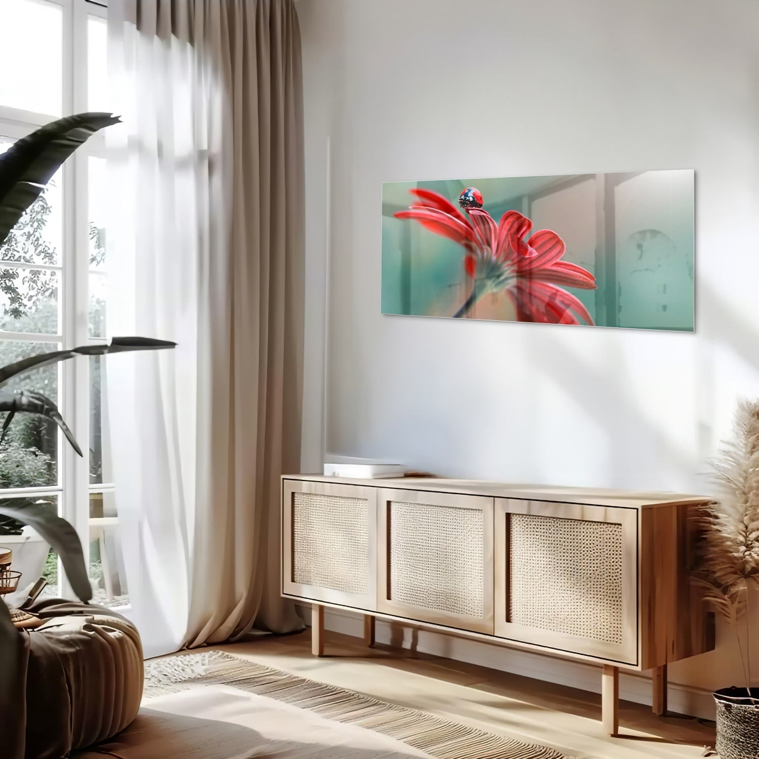 Glasbild mit einer Blume und einem Marienkäfer – Glasbild aus Sicherheitsglas, Größe 60x60_rond