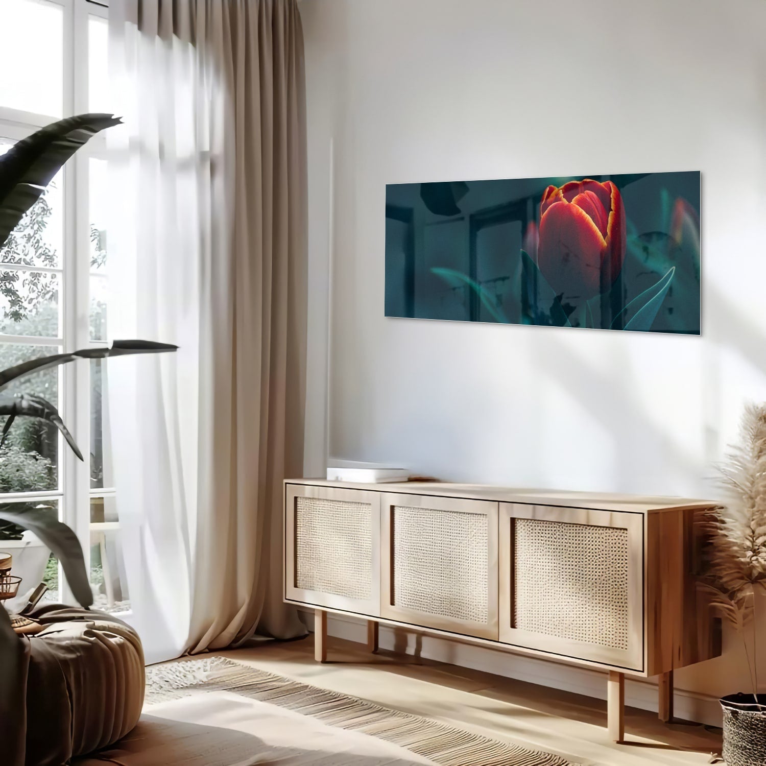 Glasbild mit roter Tulpe in einem modernen Interieur – Glasbild aus Sicherheitsglas, Größe 60x60_rond