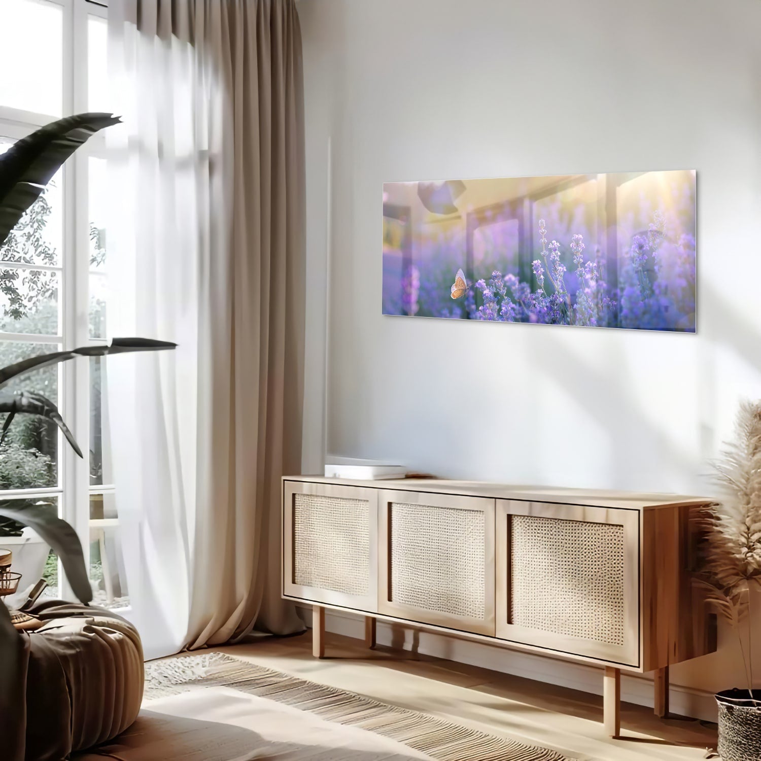 Glasbild mit violettem Lavendel und Schmetterling – Glasbild aus Sicherheitsglas, Größe 60x60_rond