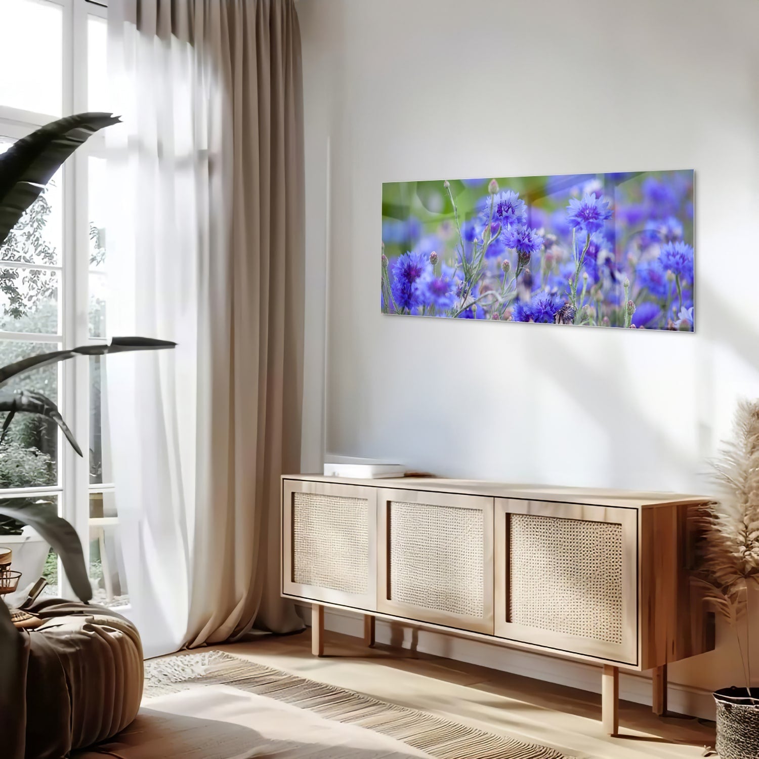 Glasbild mit violetten Blumen in ruhiger Szenerie – Glasbild aus Sicherheitsglas, Größe 60x60_rond
