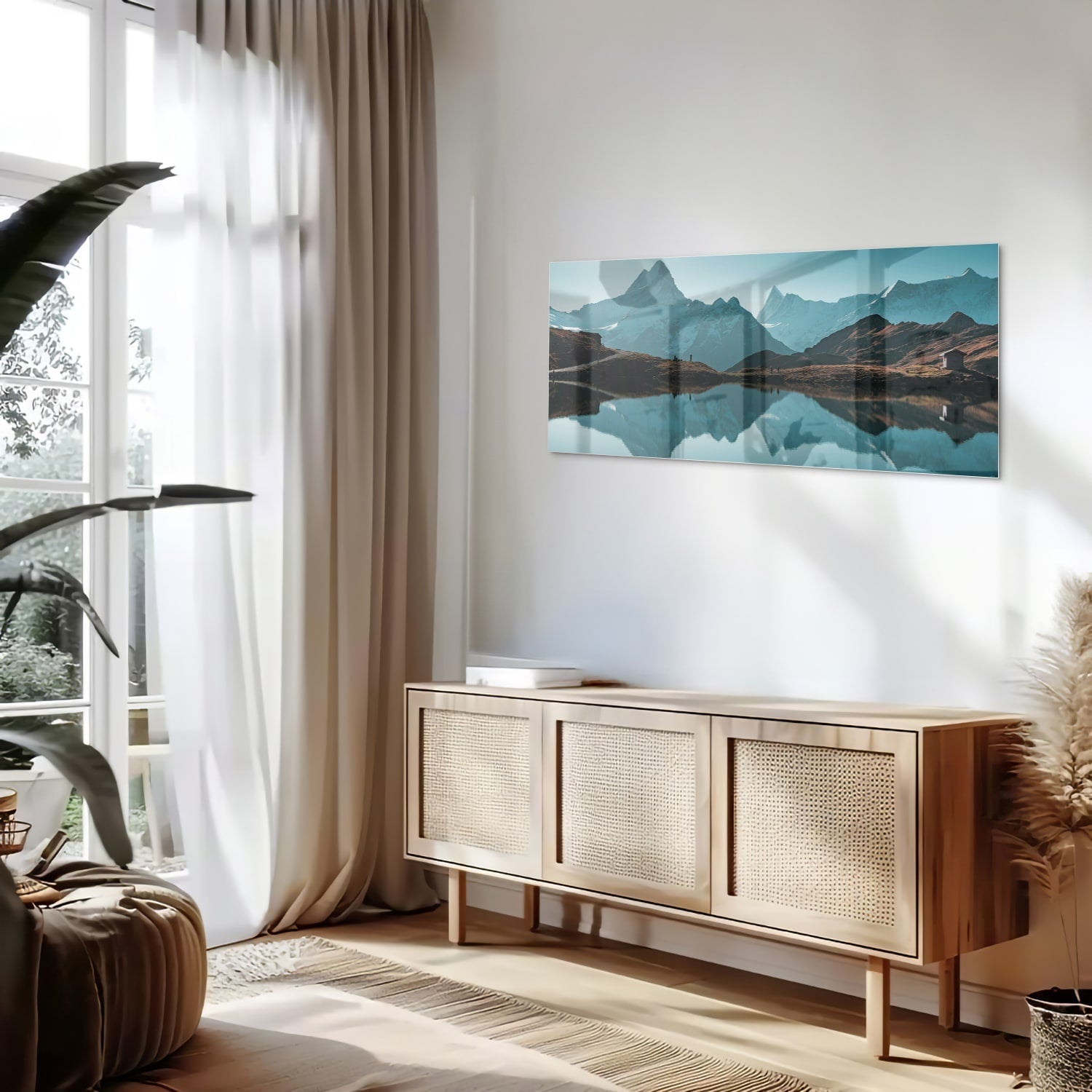 Glasbild mit Bergen und Wasserreflexionen – Glasbild aus Sicherheitsglas, Größe 60x60_rond