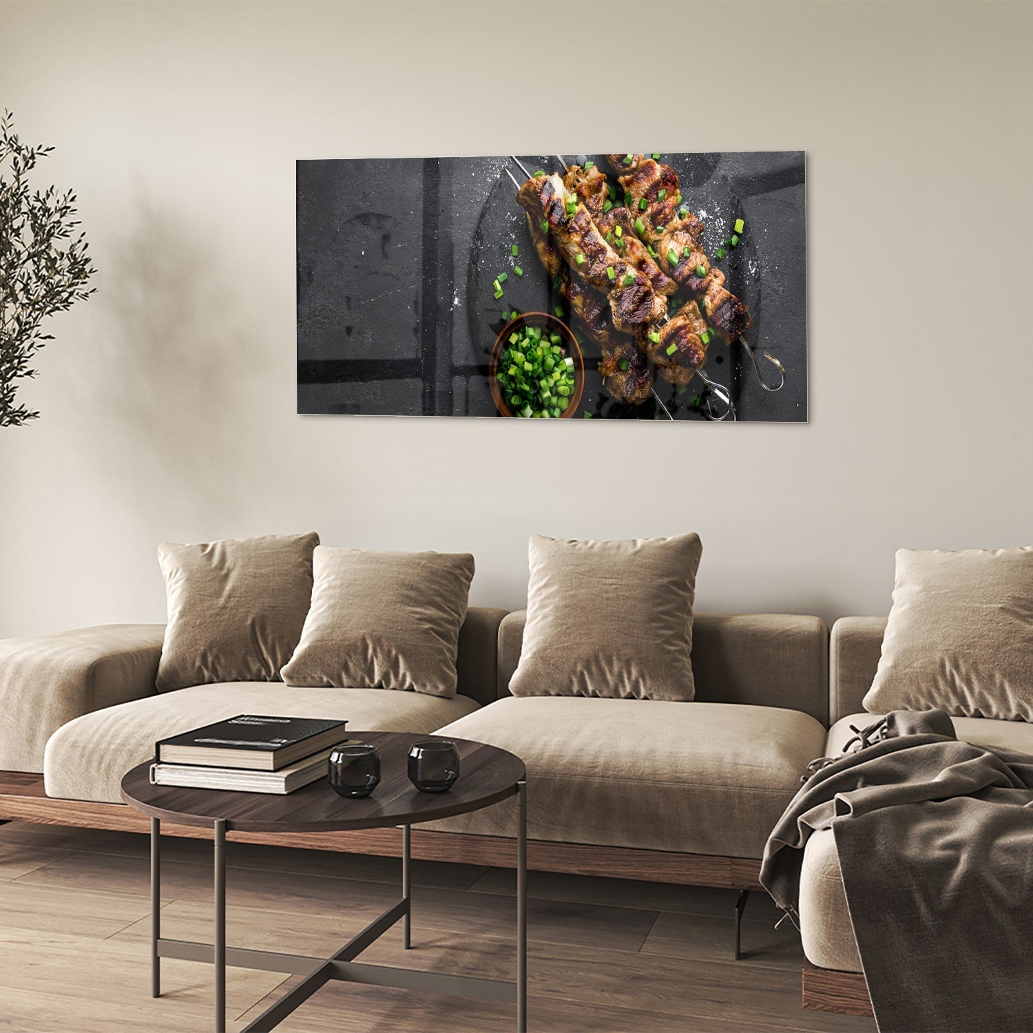 Glasbild mit köstlichen Kebabs auf schwarzem Hintergrund – Glasbild aus Sicherheitsglas, Größe 90x60