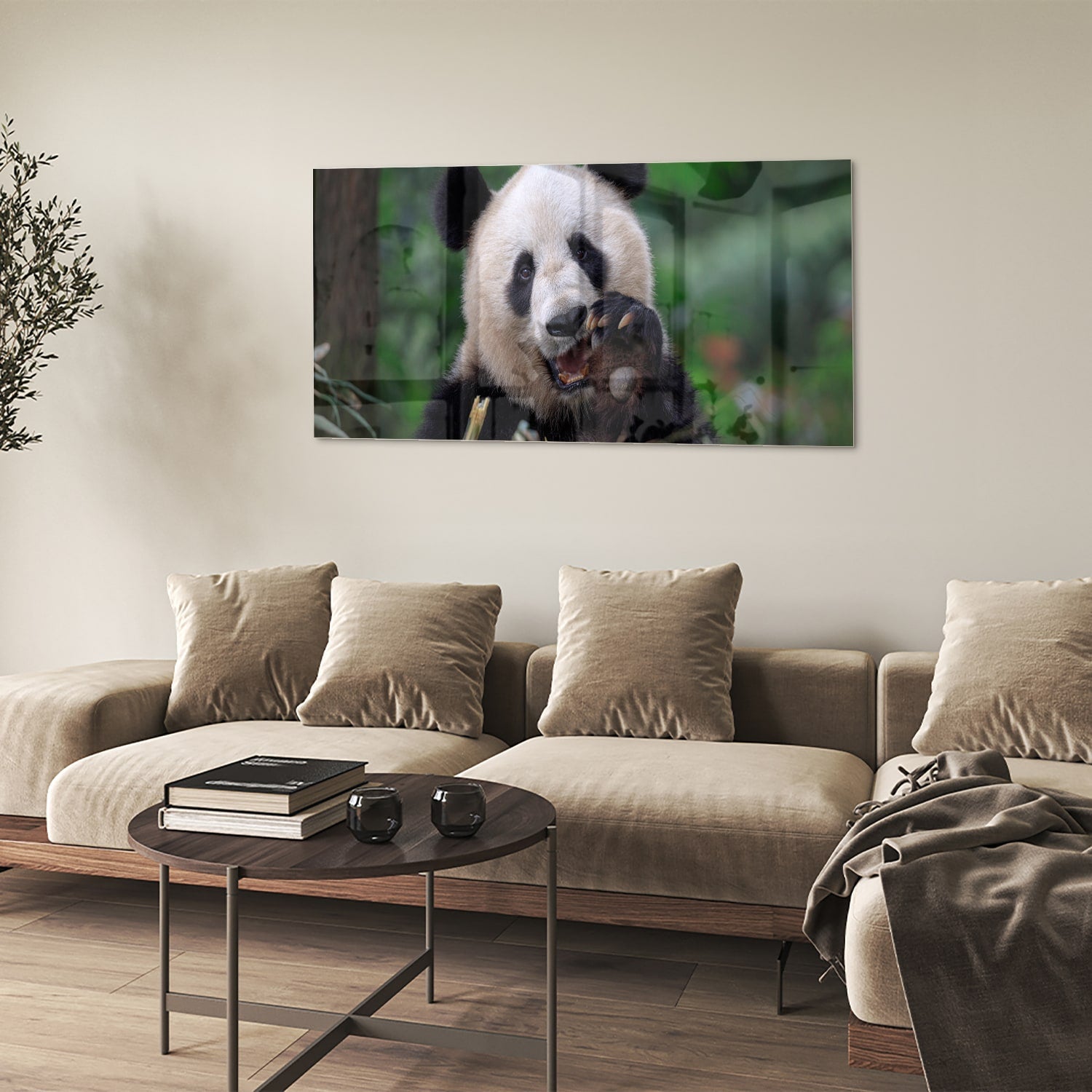 Glasbild mit einem niedlichen Panda in grüner Landschaft – Glasbild aus Sicherheitsglas, Größe 90x60