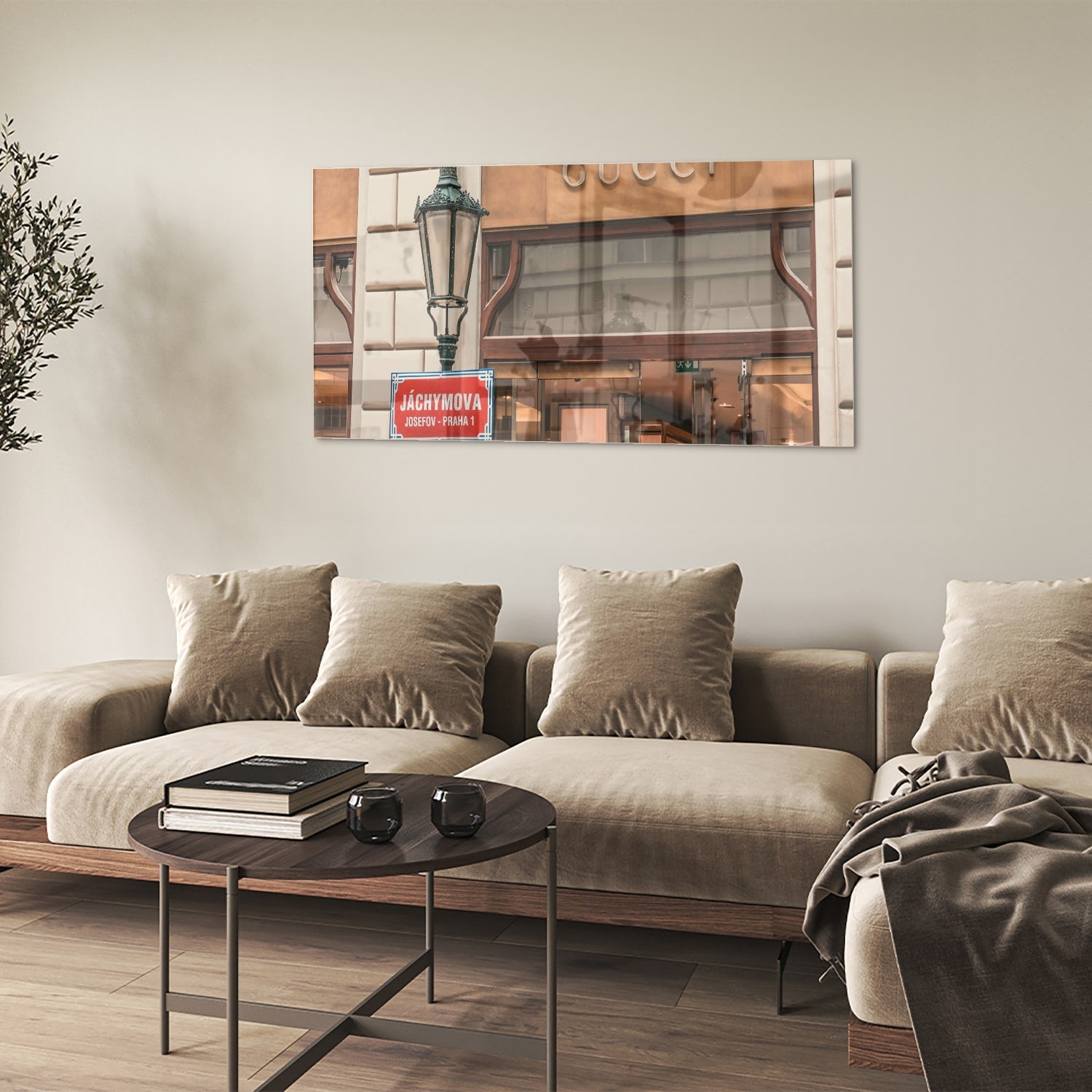 Stilvolles Glasbild mit Gucci-Schaufenster – Glasbild aus Sicherheitsglas, Größe 90x60
