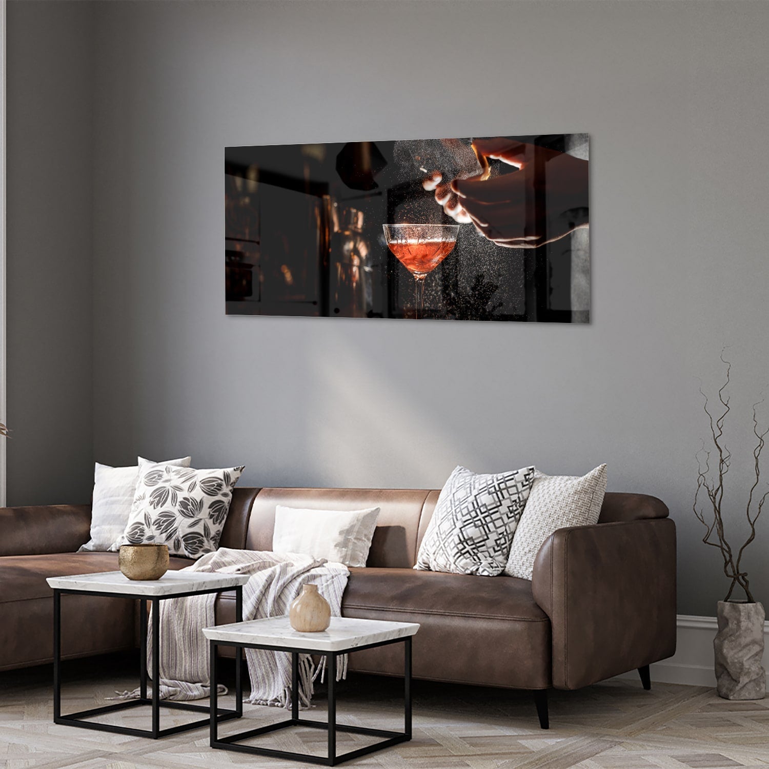 Elegantes Glasbild mit Cocktails in stimmungsvoller Szenerie – Glasbild aus Sicherheitsglas, Größe 40x40_rond