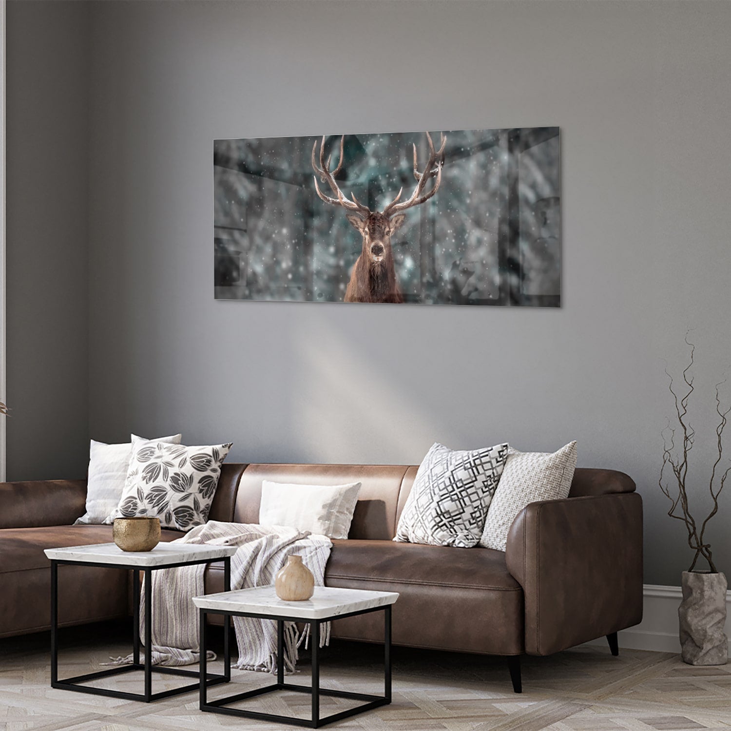 Glasbild mit majestätischem Hirsch in winterlicher Umgebung – Glasbild aus Sicherheitsglas, Größe 40x40_rond