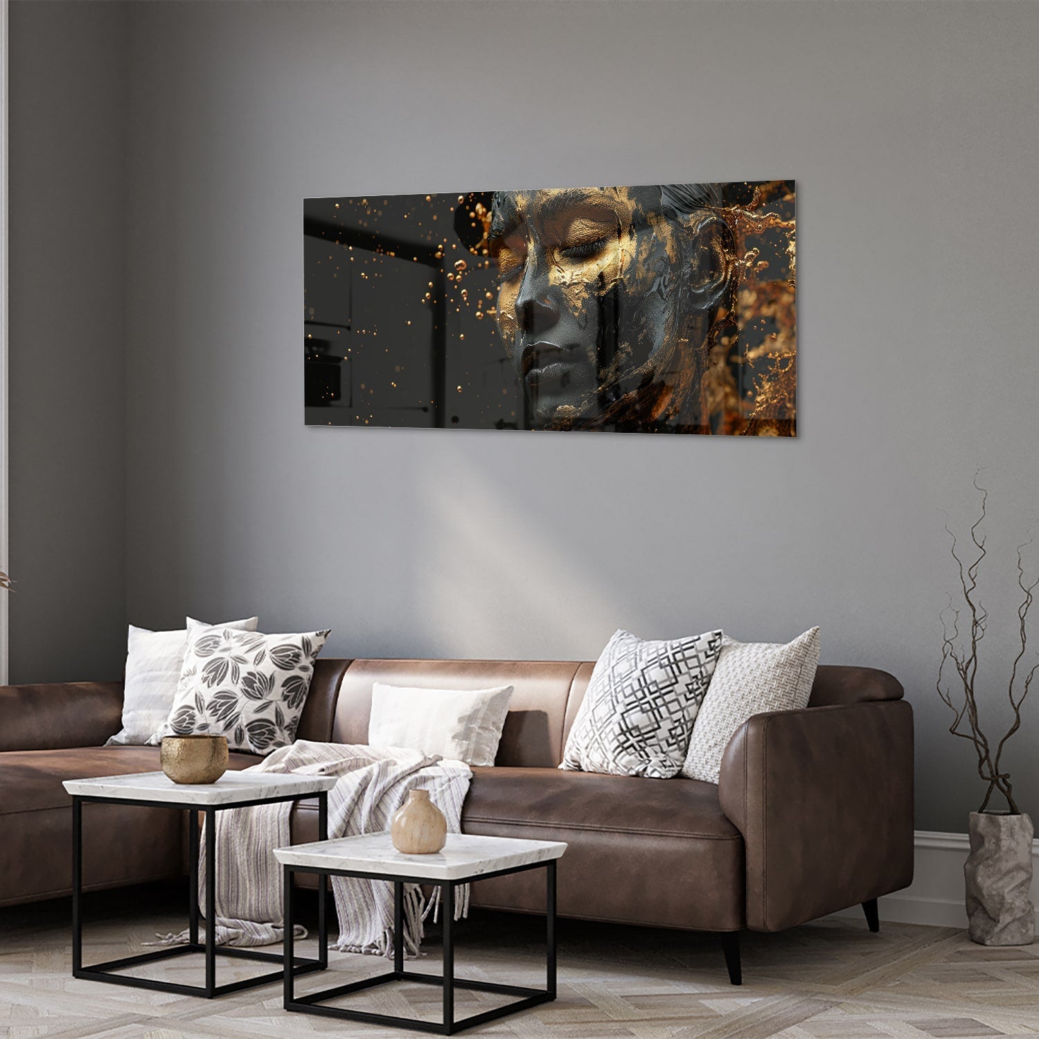Goldenes Glasbild mit weiblichem Porträt – Glasbild aus Sicherheitsglas, Größe 40x40_rond