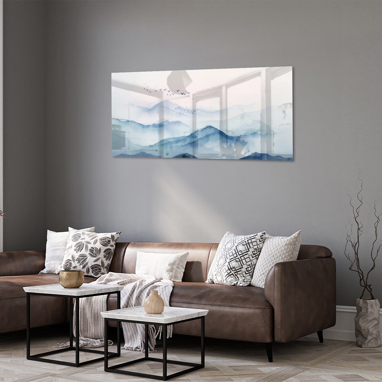 Ruhiges Glasbild mit blauen Bergen – Glasbild aus Sicherheitsglas, Größe 40x40_rond