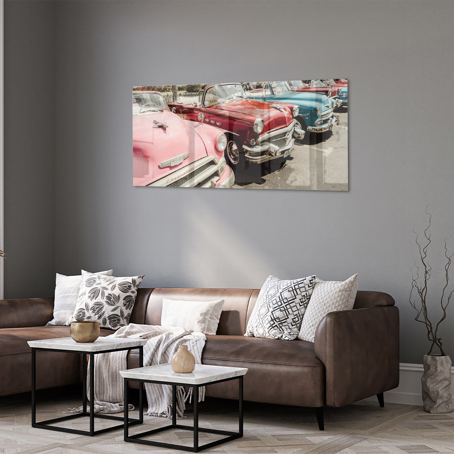 Retro-Glasbild mit farbenfrohen Autos – Glasbild aus Sicherheitsglas, Größe 40x40_rond