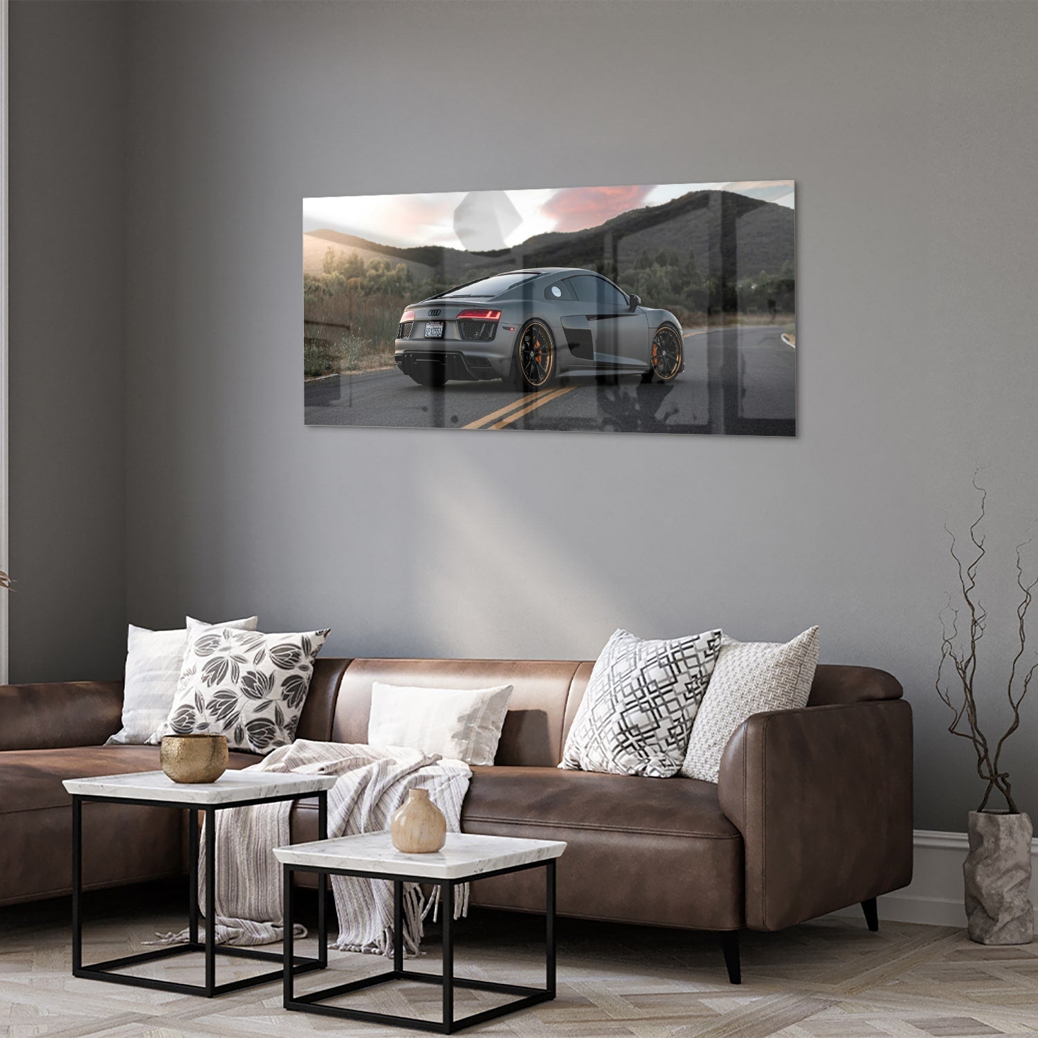 Modernes Glasbild mit einem Sportwagen in der Natur – Glasbild aus Sicherheitsglas, Größe 40x40_rond