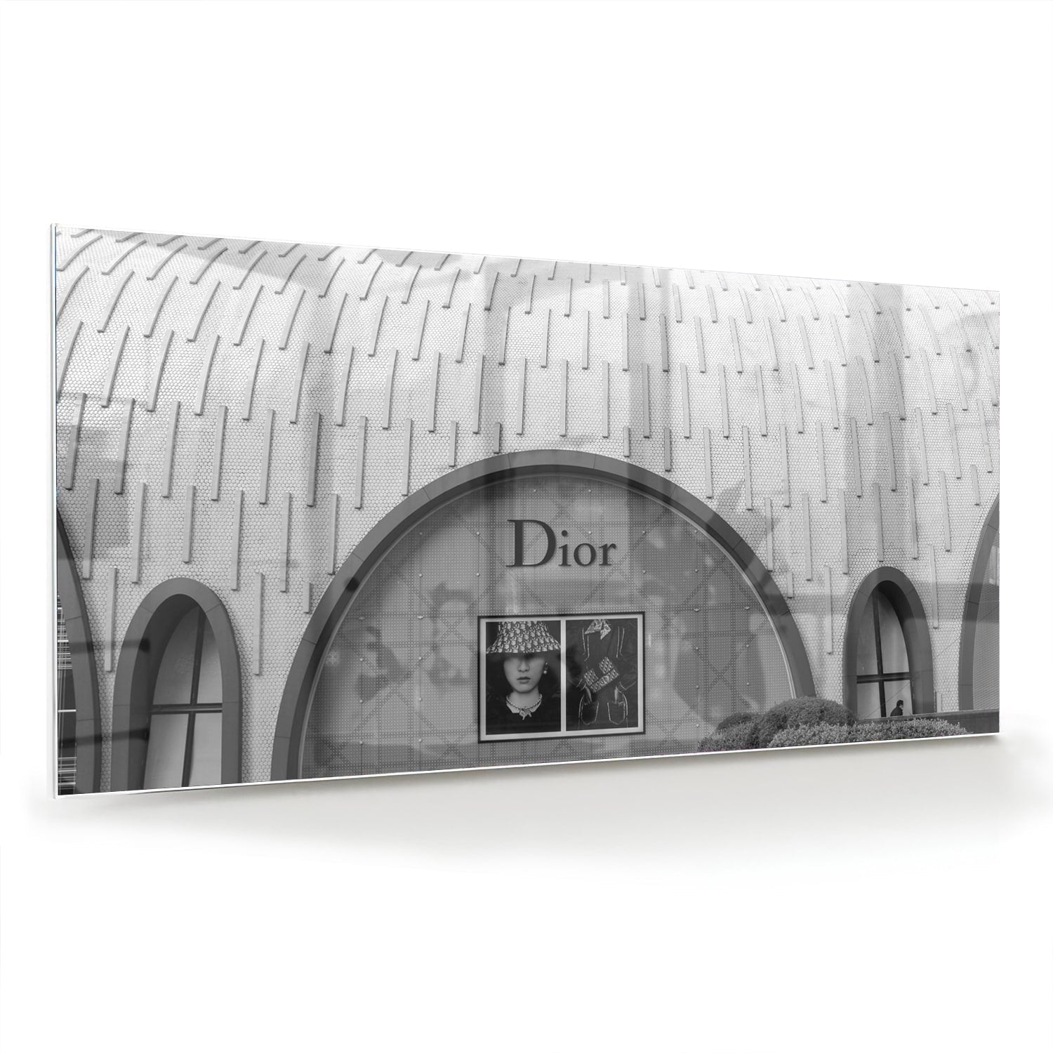 Elegantes Glasbild mit Dior-Schaufenster – Glasbild aus Sicherheitsglas, Größe 70x70_rond