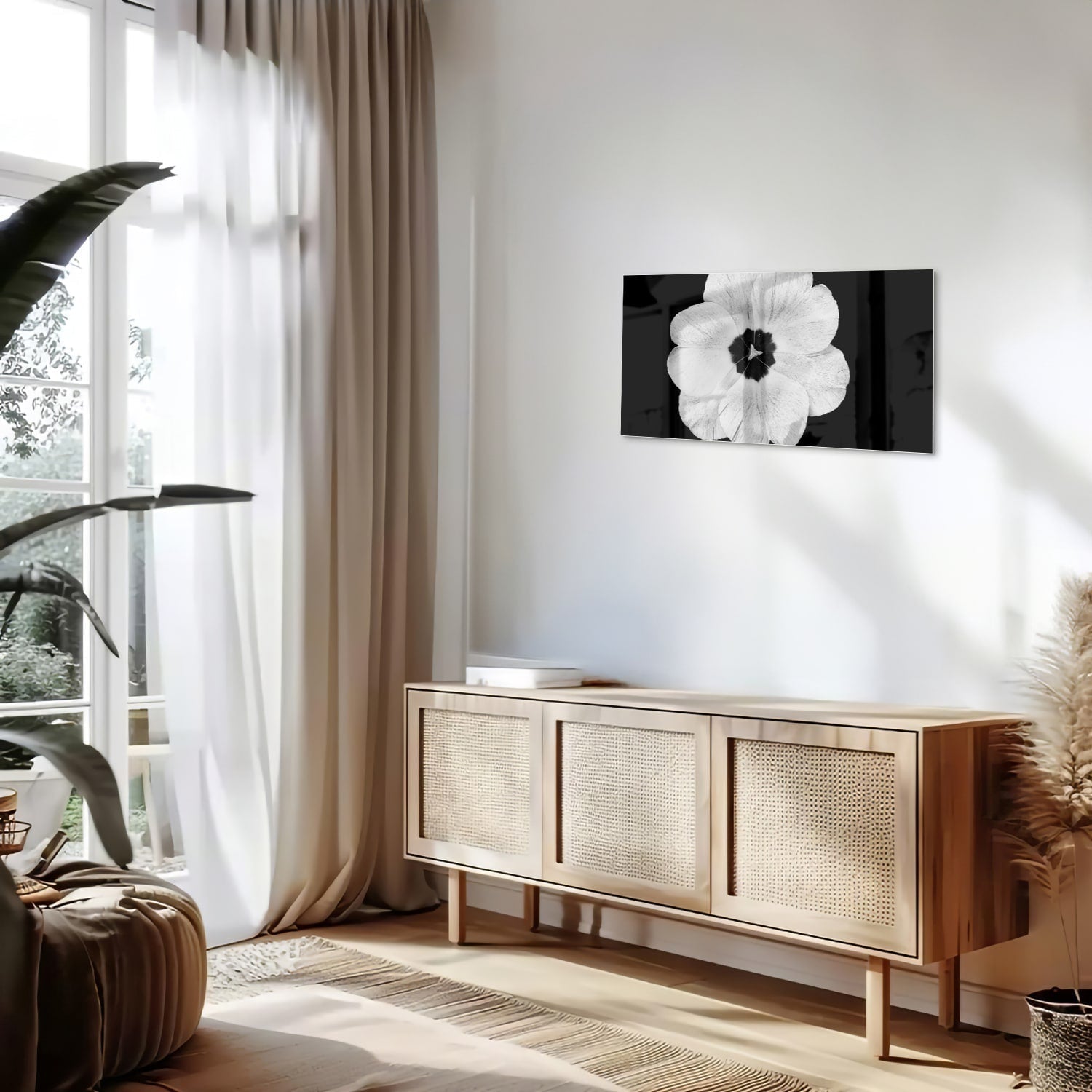 Glasbild mit einer weißen Blume auf schwarzem Hintergrund – Glasbild aus Sicherheitsglas, Größe 100x50