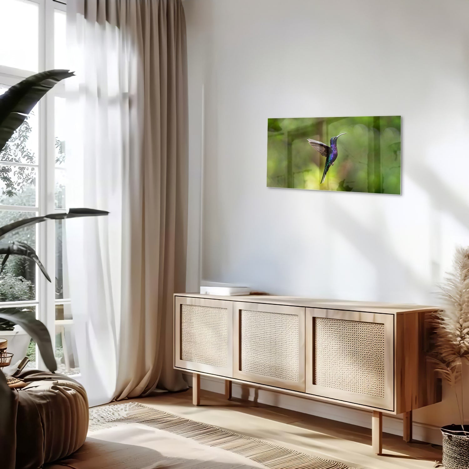 Glasbild mit fliegendem Kolibri inmitten grüner Ruhe – Glasbild aus Sicherheitsglas, Größe 100x50