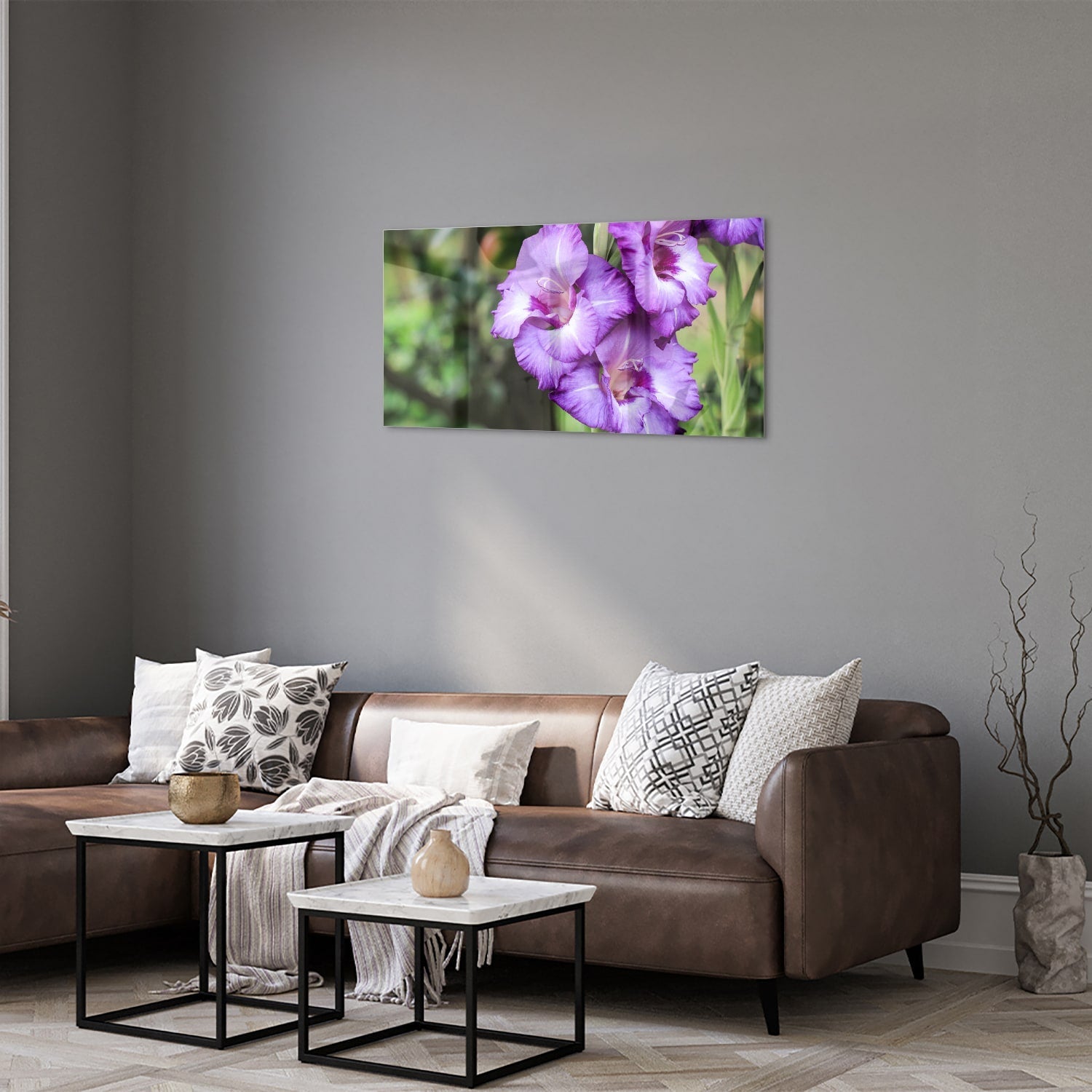 Violette Gladiolen: elegantes Glasbild für Zuhause – Glasbild aus Sicherheitsglas, Größe 125x50