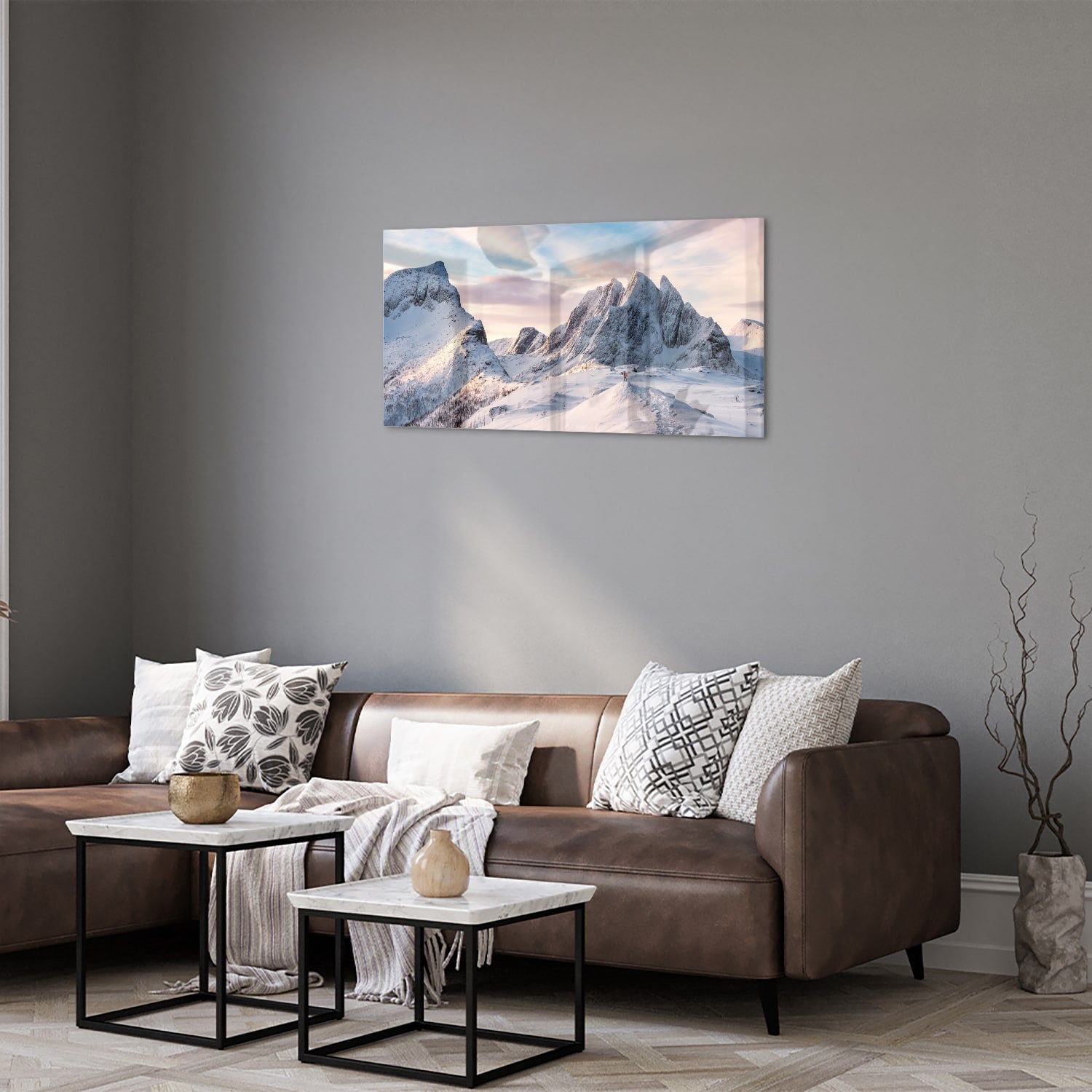 Atemberaubendes Glasbild mit verschneiten Bergen – Glasbild aus Sicherheitsglas, Größe 125x50