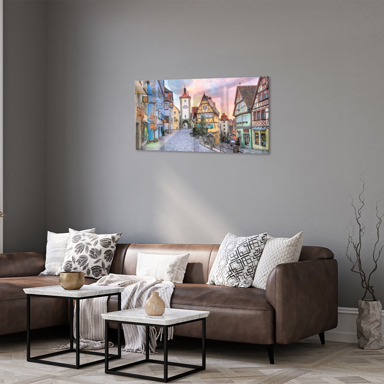Glasbild mit malerischer Straße und historischen Gebäuden – Glasbild aus Sicherheitsglas, Größe 125x50