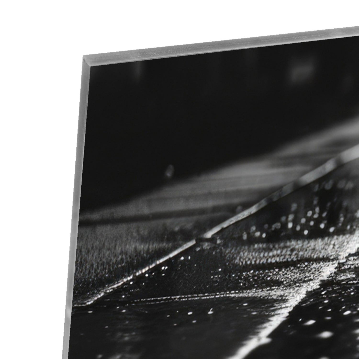 Schwarz-Weiß-Glasbild mit nassen Straßen – Glasbild aus Sicherheitsglas, Größe 80x80_rond