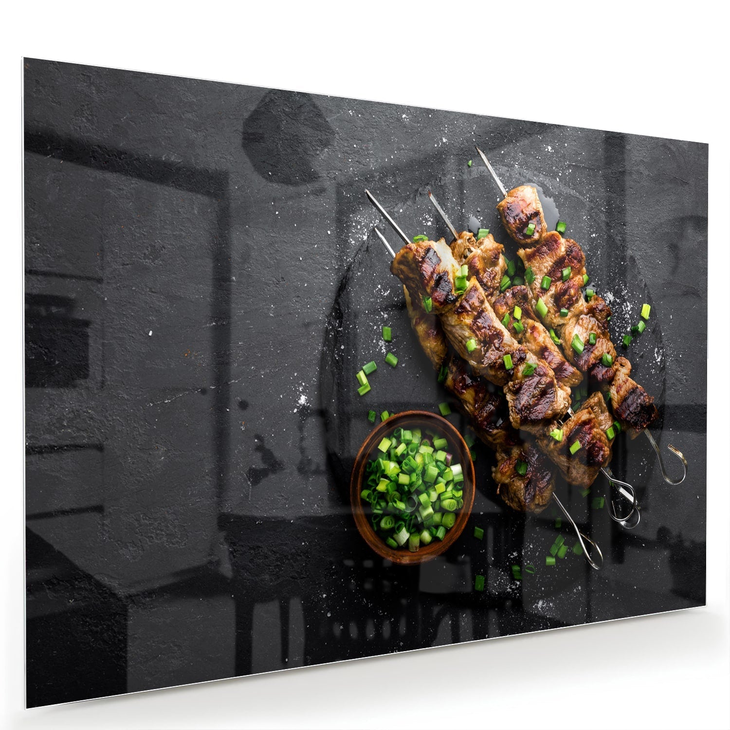 Glasbild mit köstlichen Kebabs auf schwarzem Hintergrund – Glasbild aus Sicherheitsglas, Größe 60x40