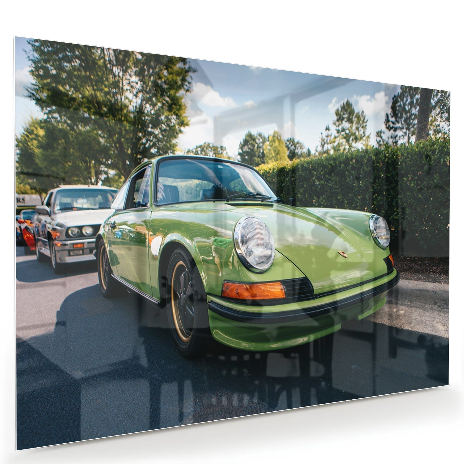 Glasbild mit einzigartigem grünen Porsche für moderne Innenräume – Glasbild aus Sicherheitsglas, Größe 60x40
