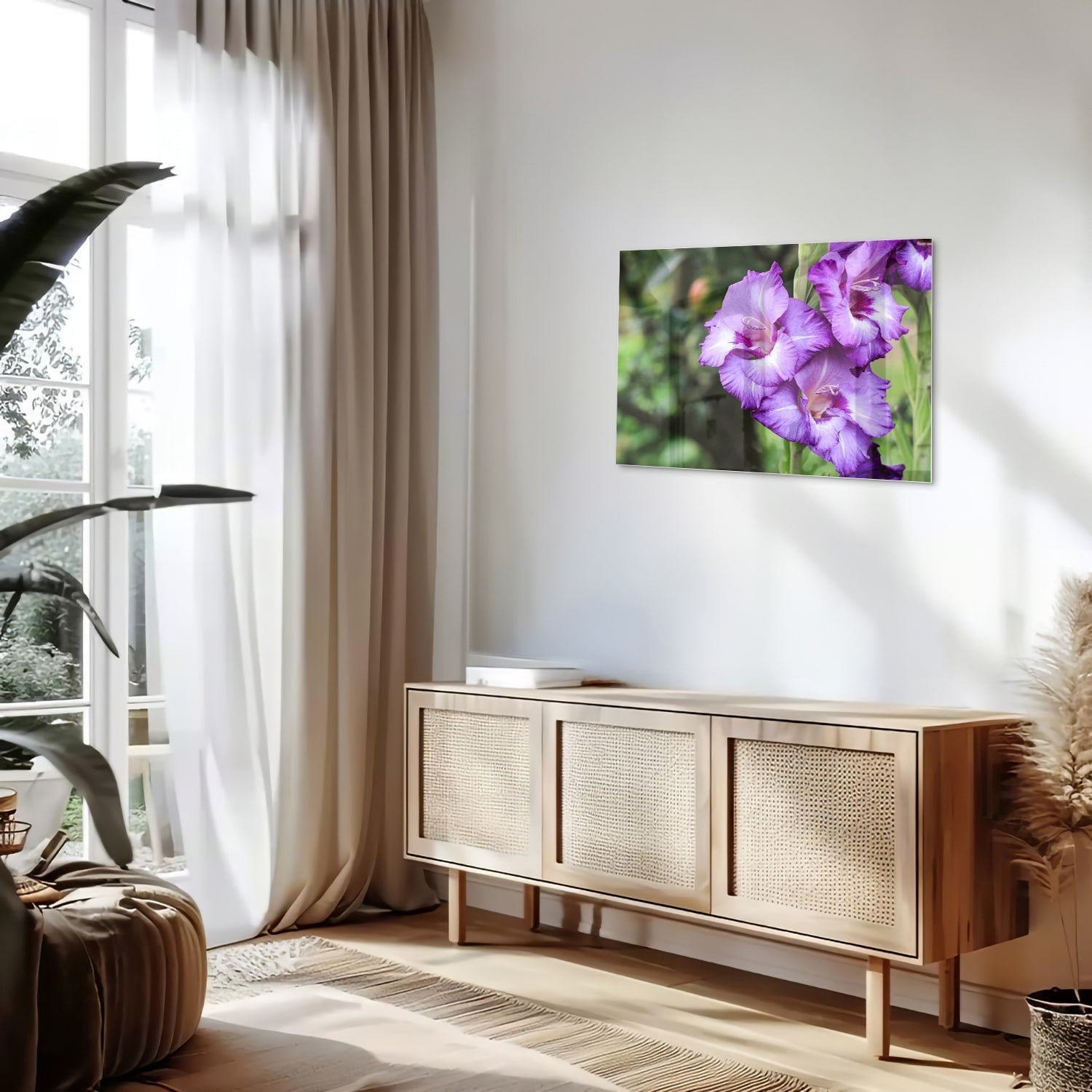 Violette Gladiolen: elegantes Glasbild für Zuhause – Glasbild aus Sicherheitsglas, Größe 80x30