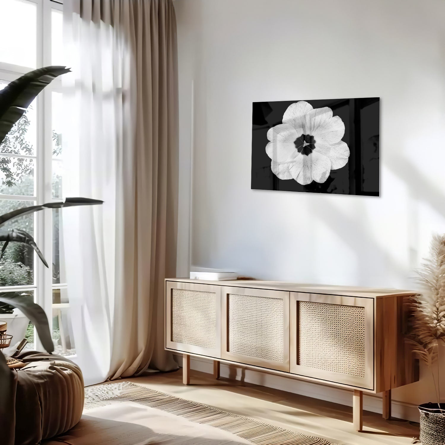 Glasbild mit einer weißen Blume auf schwarzem Hintergrund – Glasbild aus Sicherheitsglas, Größe 80x30