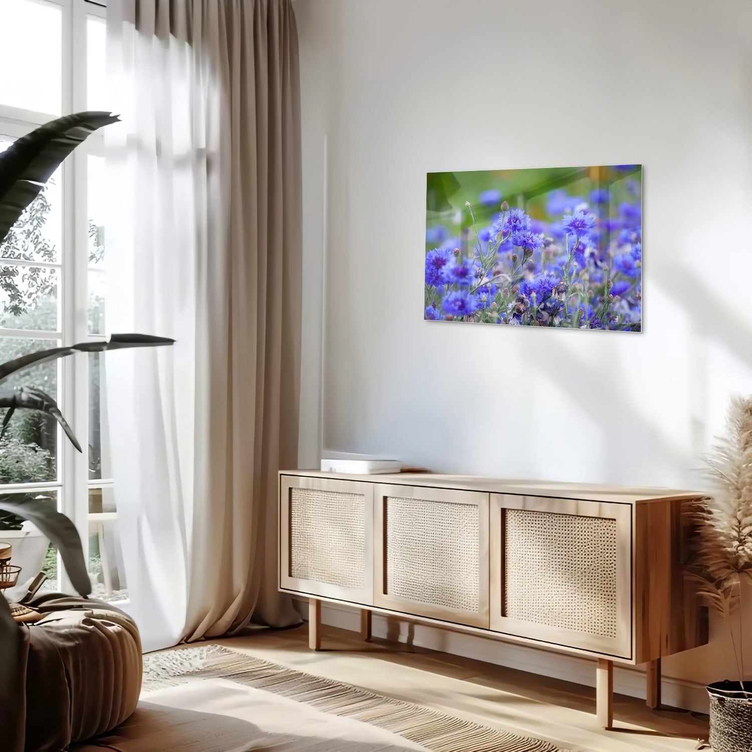 Glasbild mit violetten Blumen in ruhiger Szenerie – Glasbild aus Sicherheitsglas, Größe 80x30
